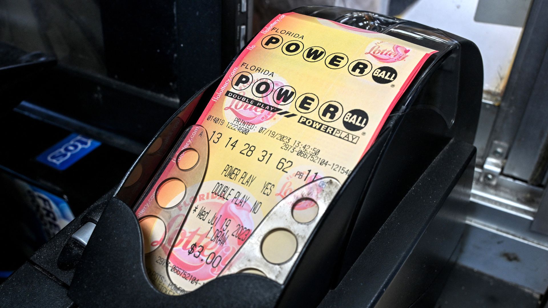 Números ganadores de Powerball jugador en California atina a 5 y gana