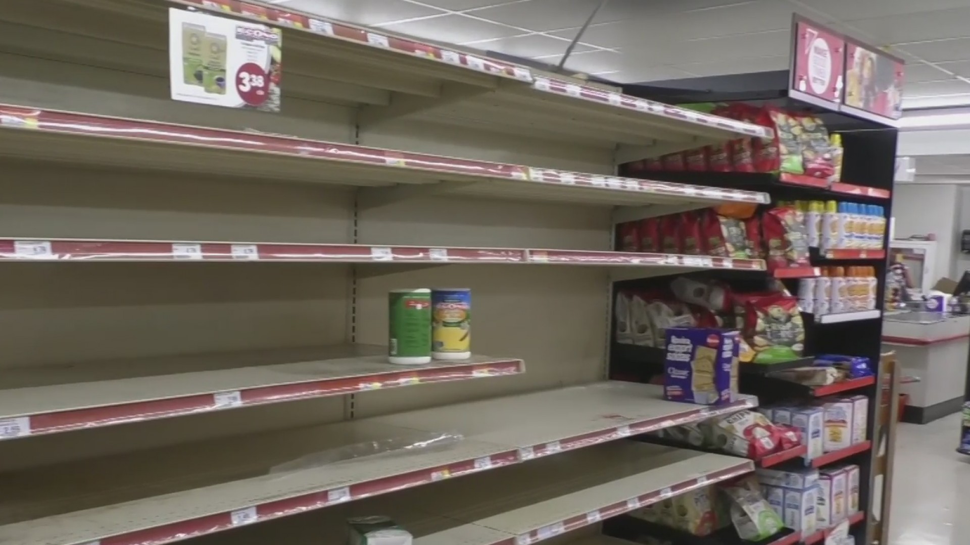 Estantes vacíos y largas líneas en las gasolineras así está Puerto