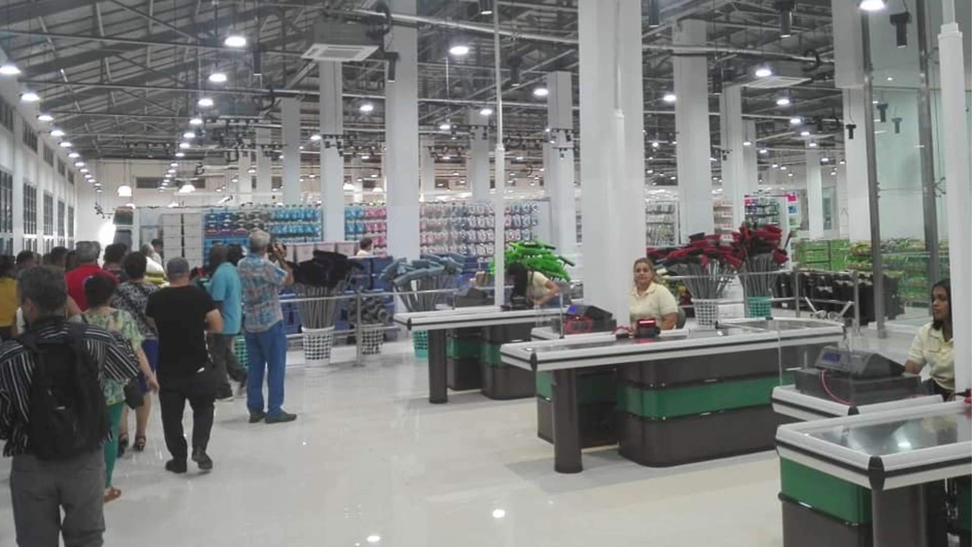 Cierran el mercado Cuatro Caminos en La Habana a pocos días de haber