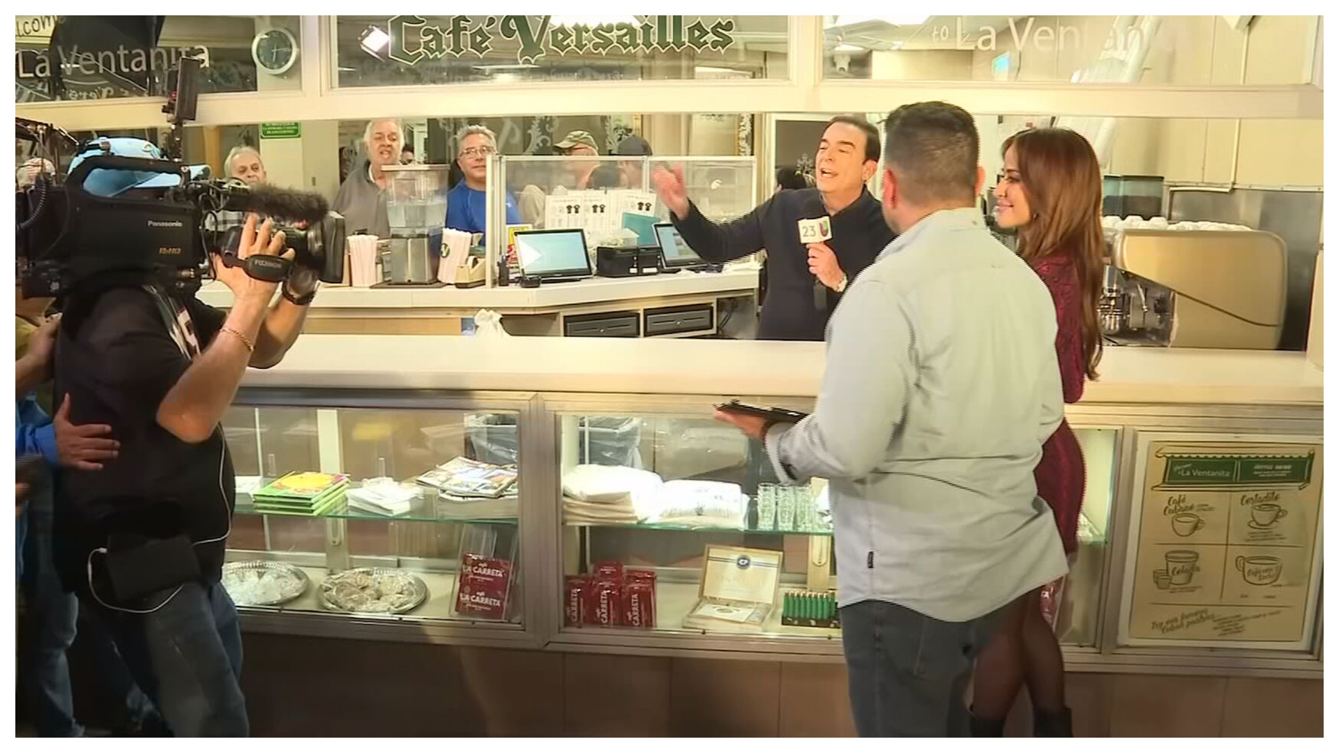 Súbete al 23 llega al incónico Restaurante Versailles en la Calle Ocho