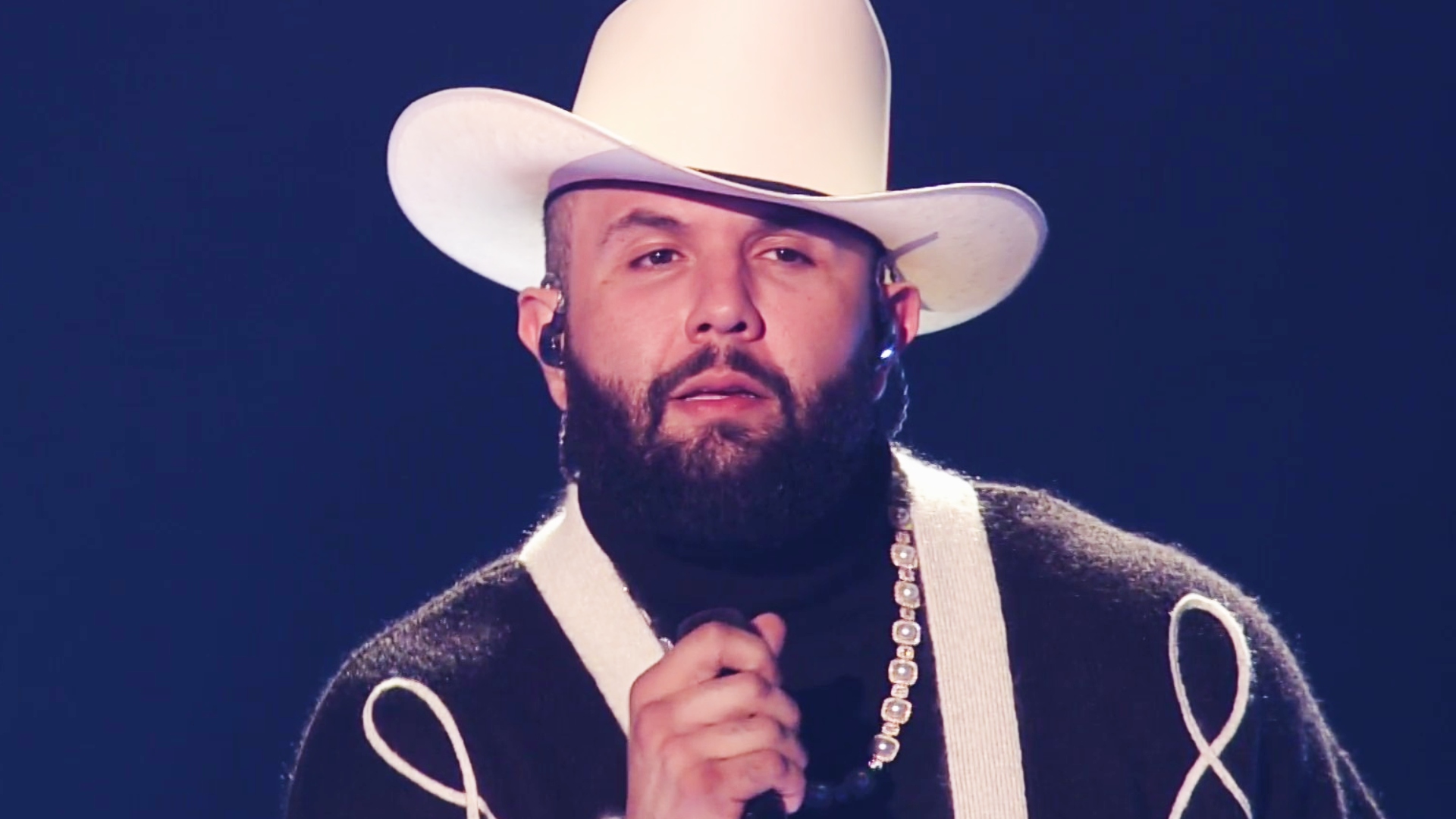 Carin León en Latin American Music Awards 2023 'Mil Maneras De Morir