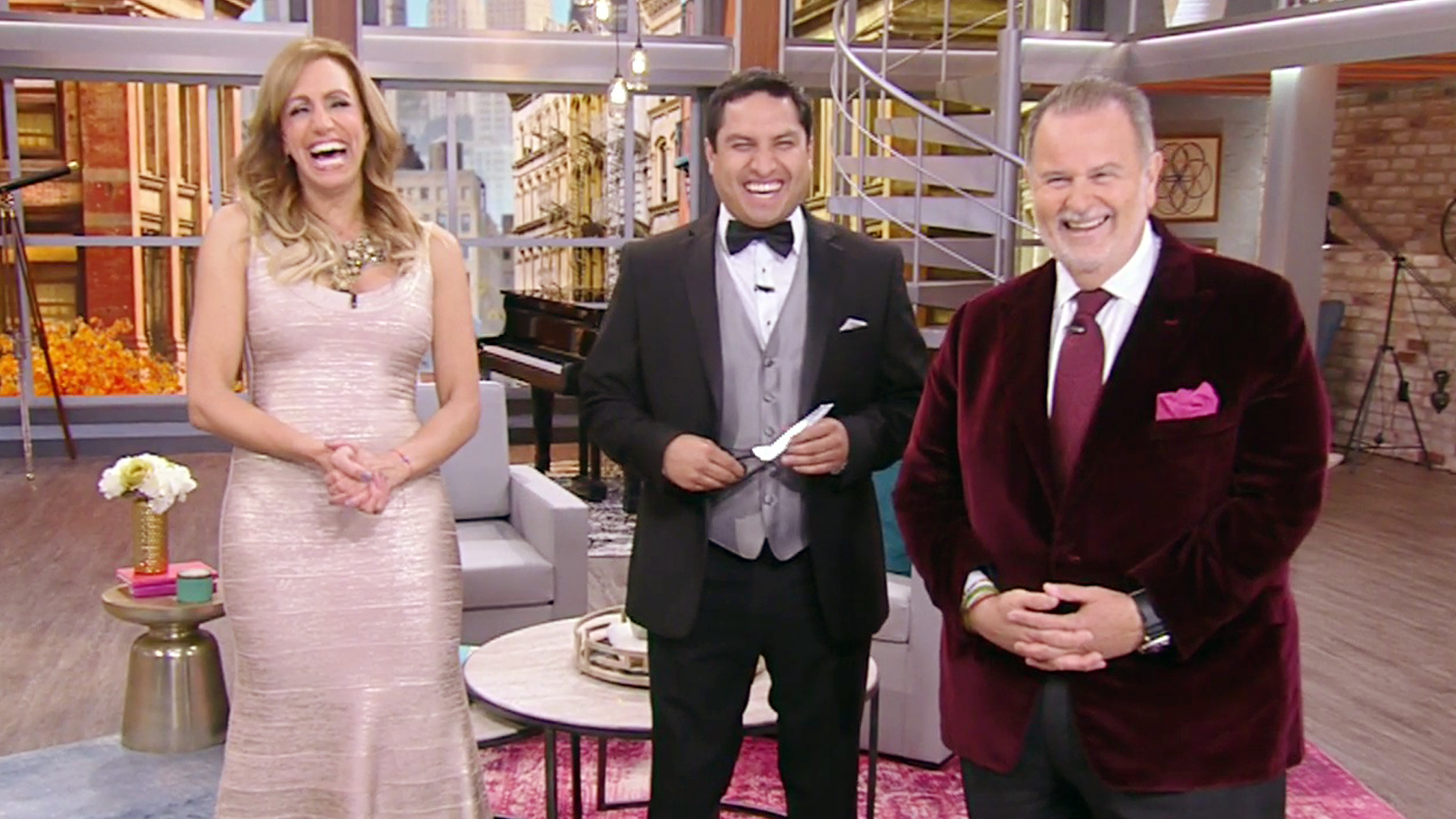 El Gordo y La Flaca estrena su maravilloso set nuevo junto con Julión