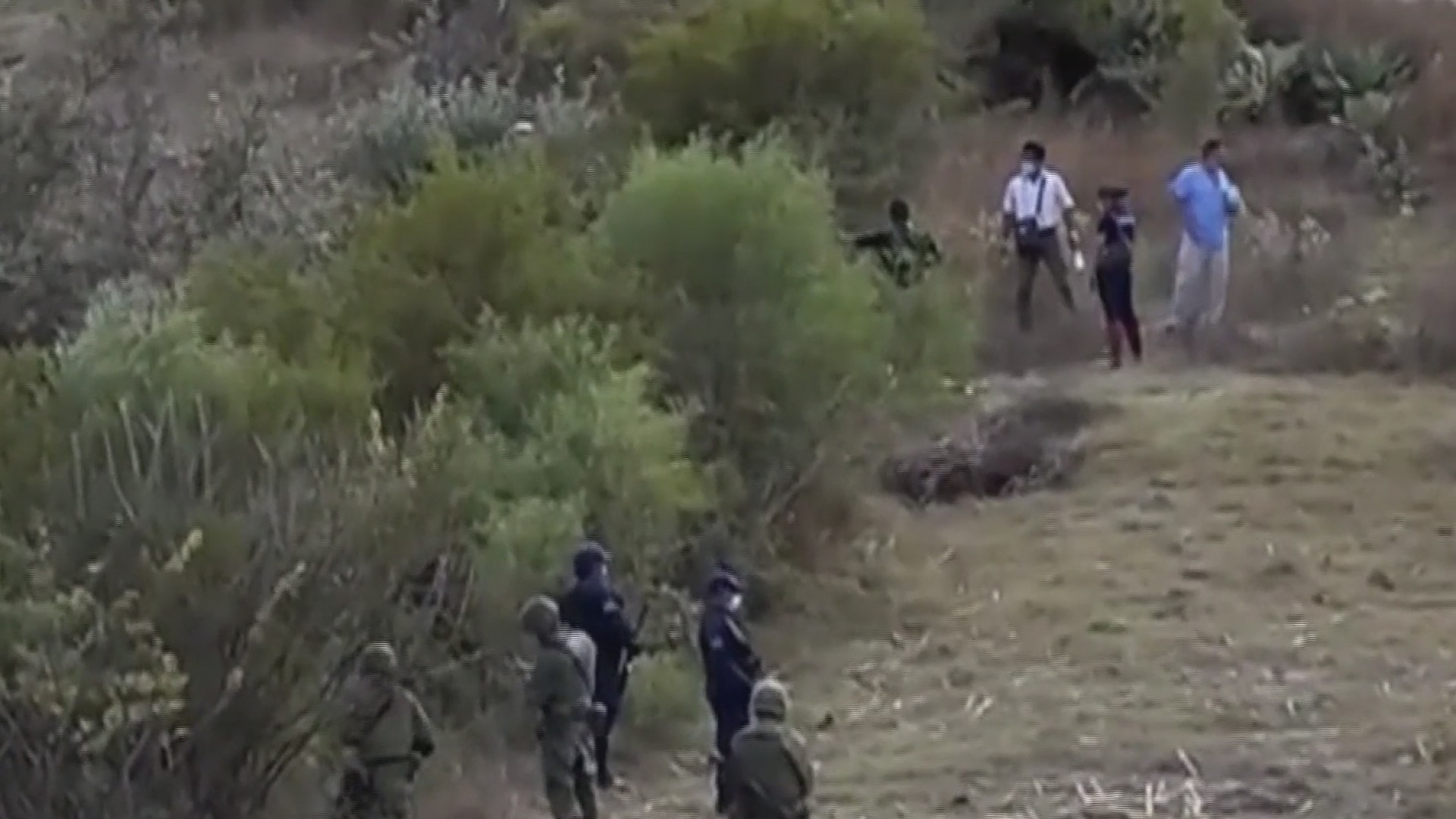 Hallan 70 cuerpos dentro de fosas clandestinas en Nuevo León, México