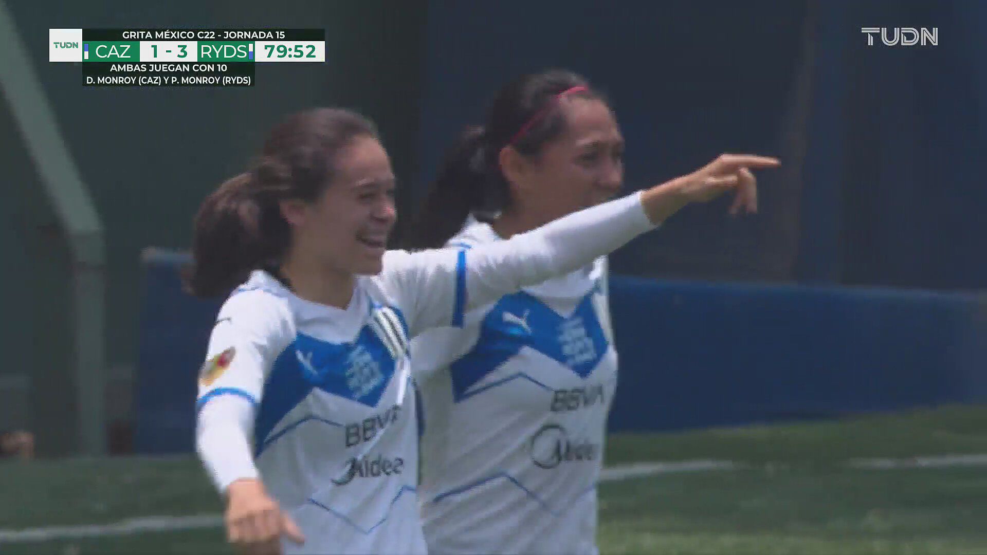 ¡Es la heroína del partido! doblete de Aylin Aviléz y el 13 de Rayadas