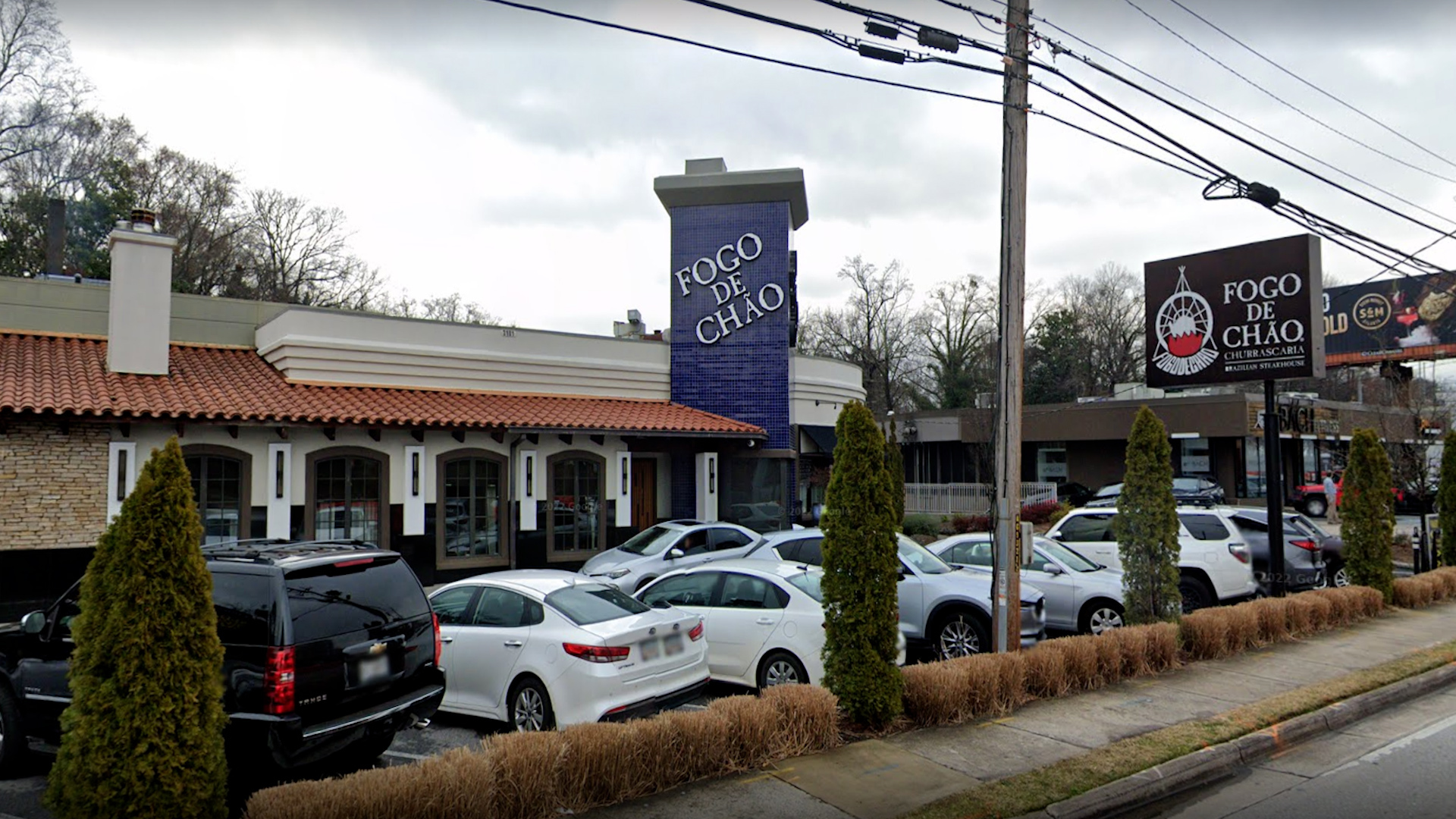 Restaurante Fogo de Chao Un hombre de 22 años muere a tiros por parte