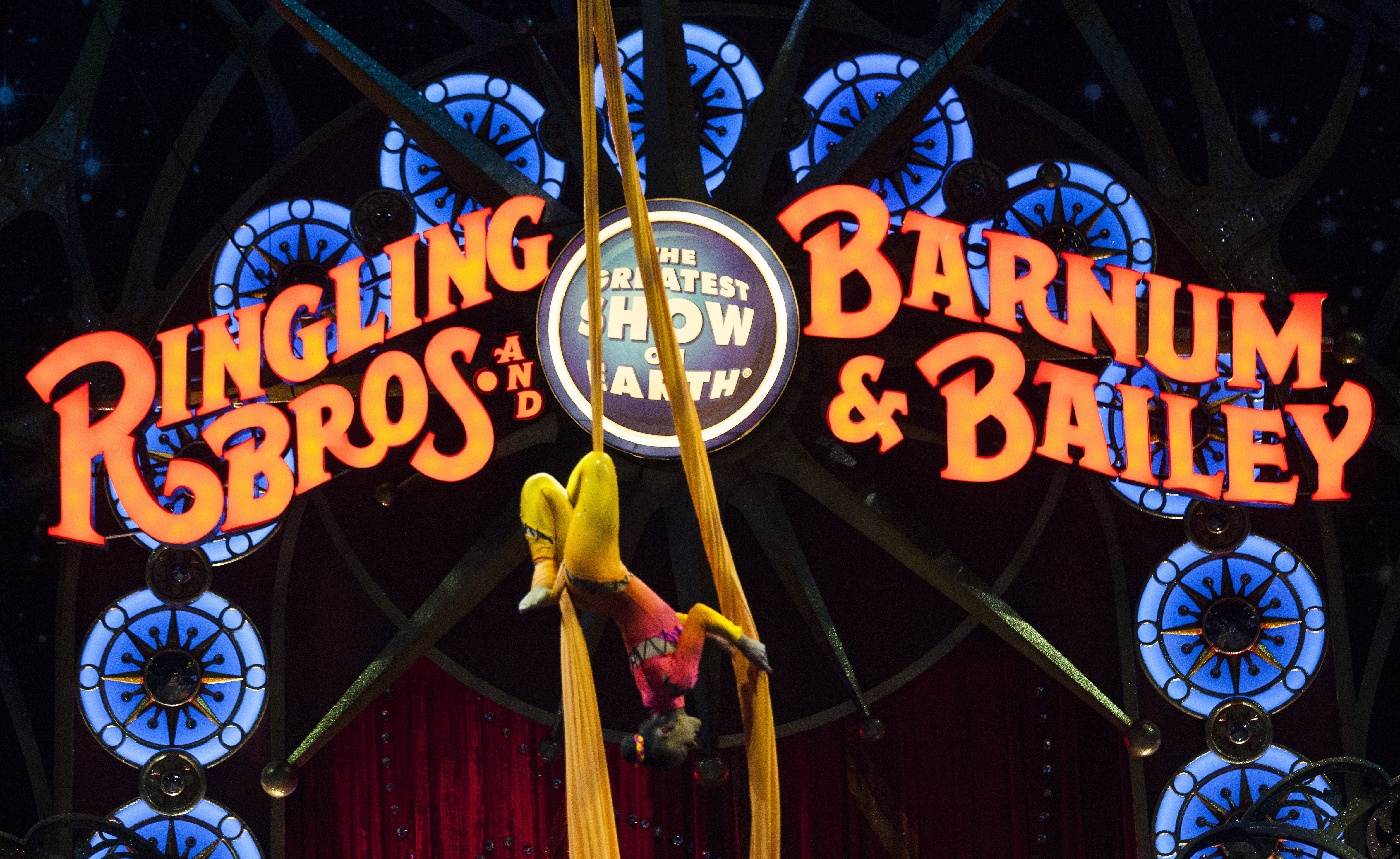 El circo Ringling Bros. y Barnum \u0026 Bailey anuncia su última función tras  146 años de espectáculo | Estilo de Vida | Univision, image size:4784x2936