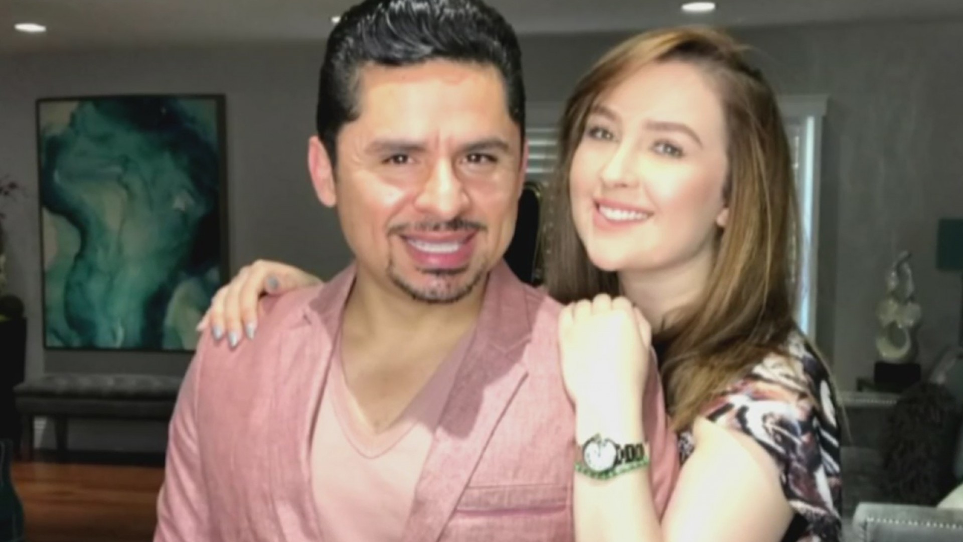 En Exclusiva, Larry Hernández le pide perdón a su prometida frente a