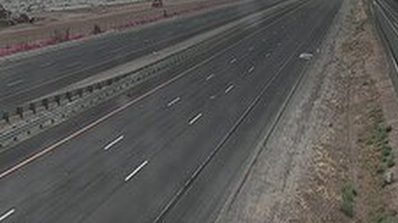 Cierran la autopista 215 por derrame de peligroso químico en Perris