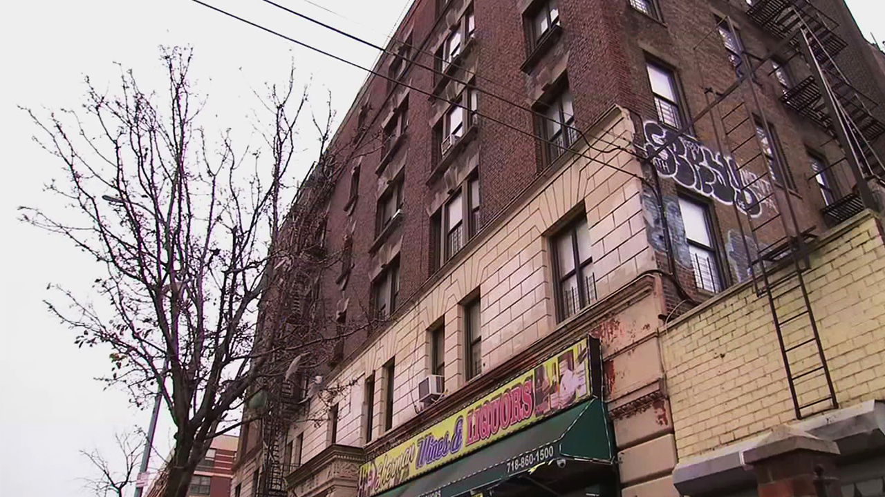 New law protects tenants from unsafe living conditions Univision News Univision