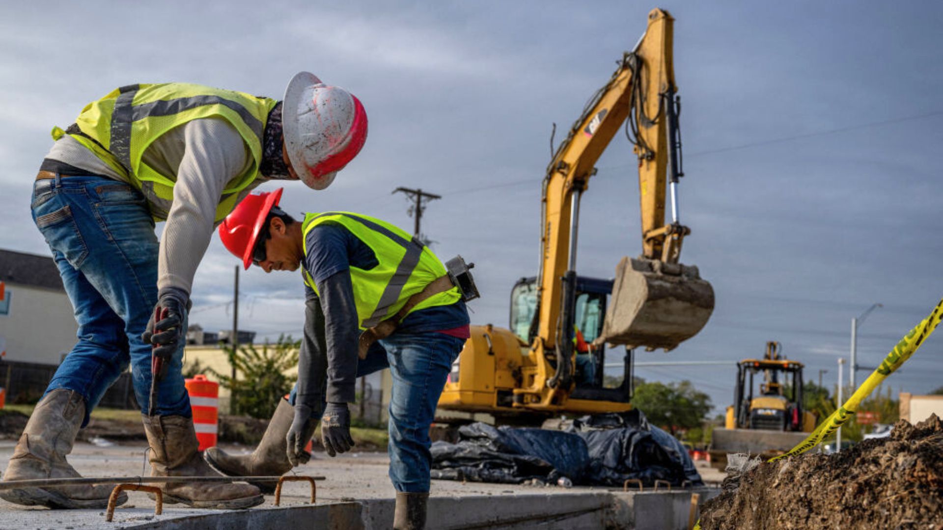 Trabajadores en Florida se alejan de sus labores tras la nueva ley de  inmigración | Video | Univision 23 Miami WLTV | Univision