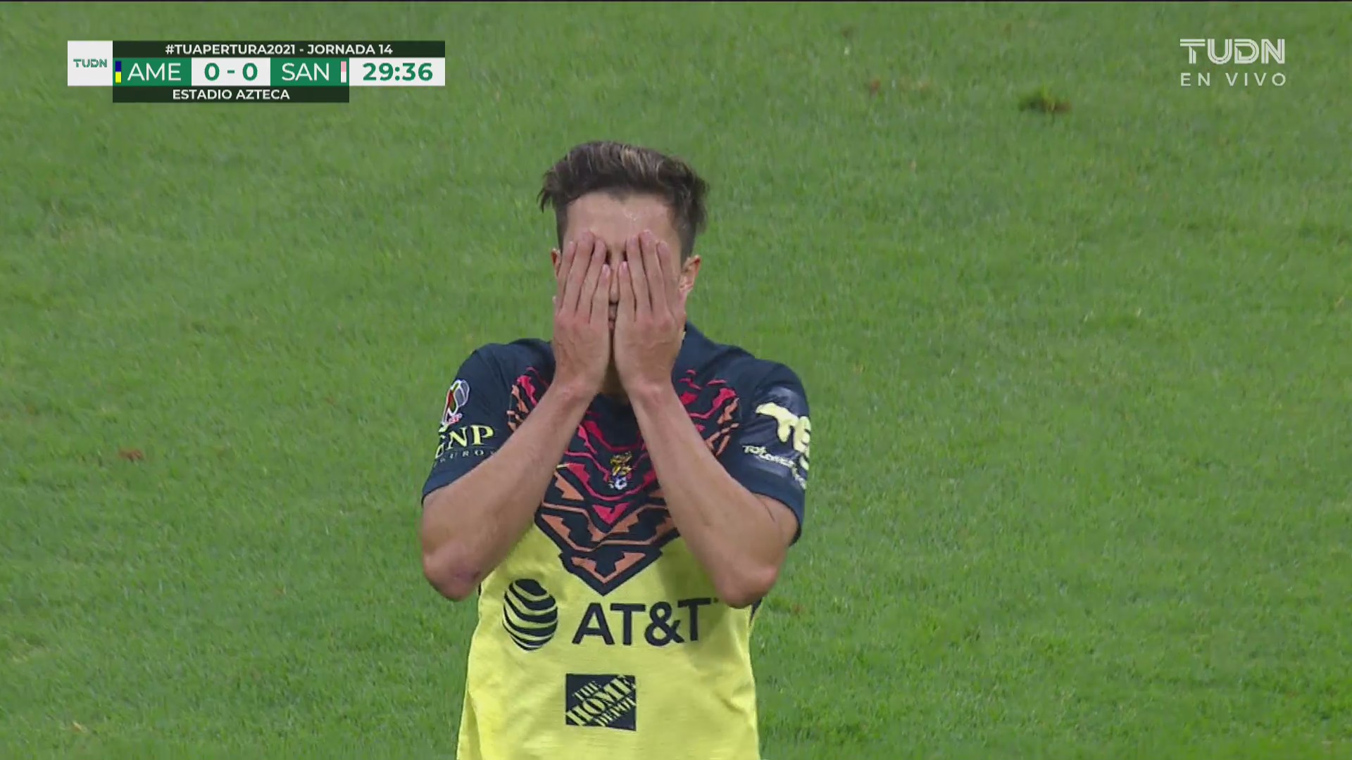 ¡Cerca la bala! Córdova vuelve a intentar y se va a la tribuna Deportes Liga MX TUDN Univision