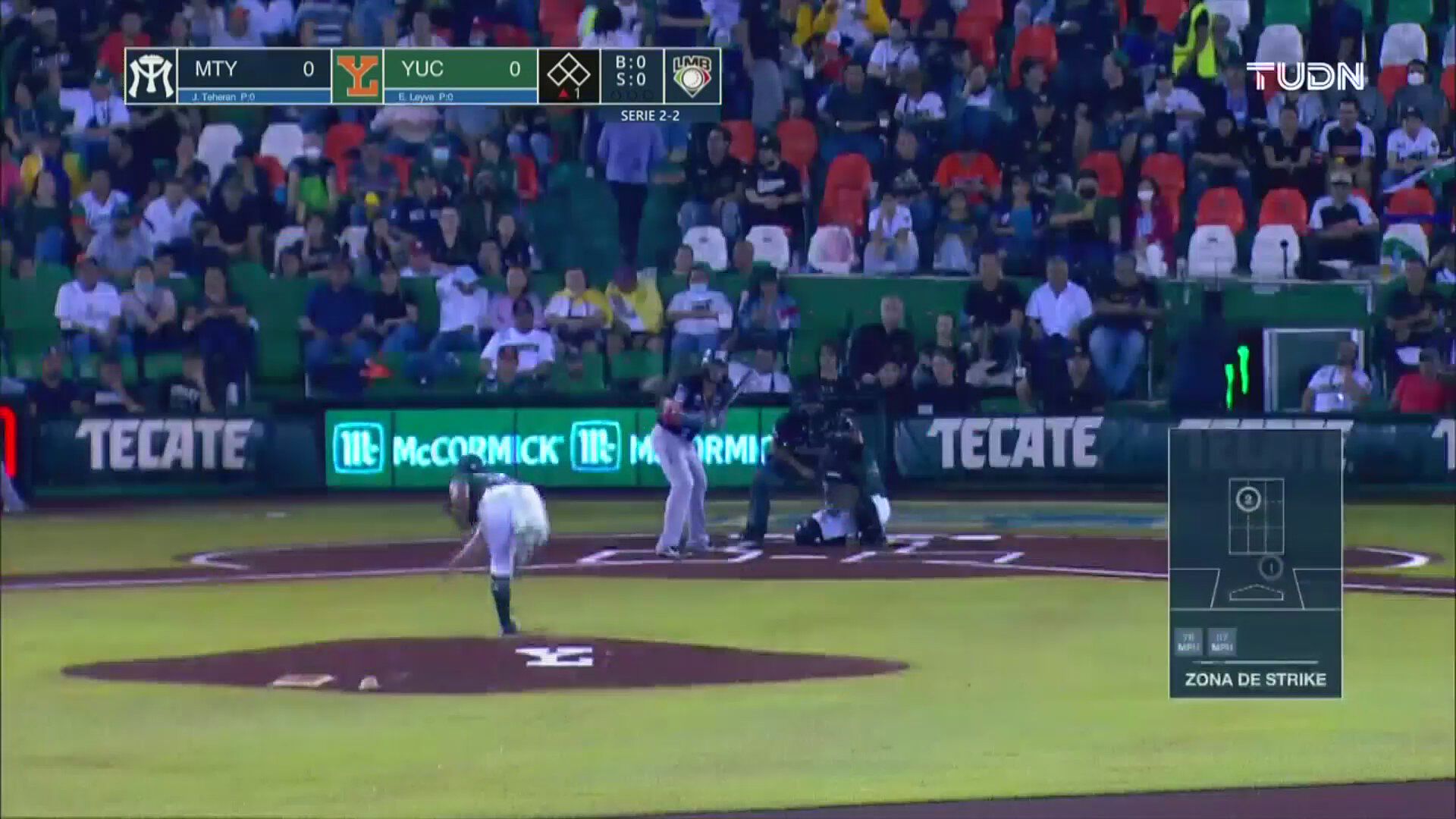 ¡Llegó el playball! Comenzó el quinto juego entre Sultanes y Leones