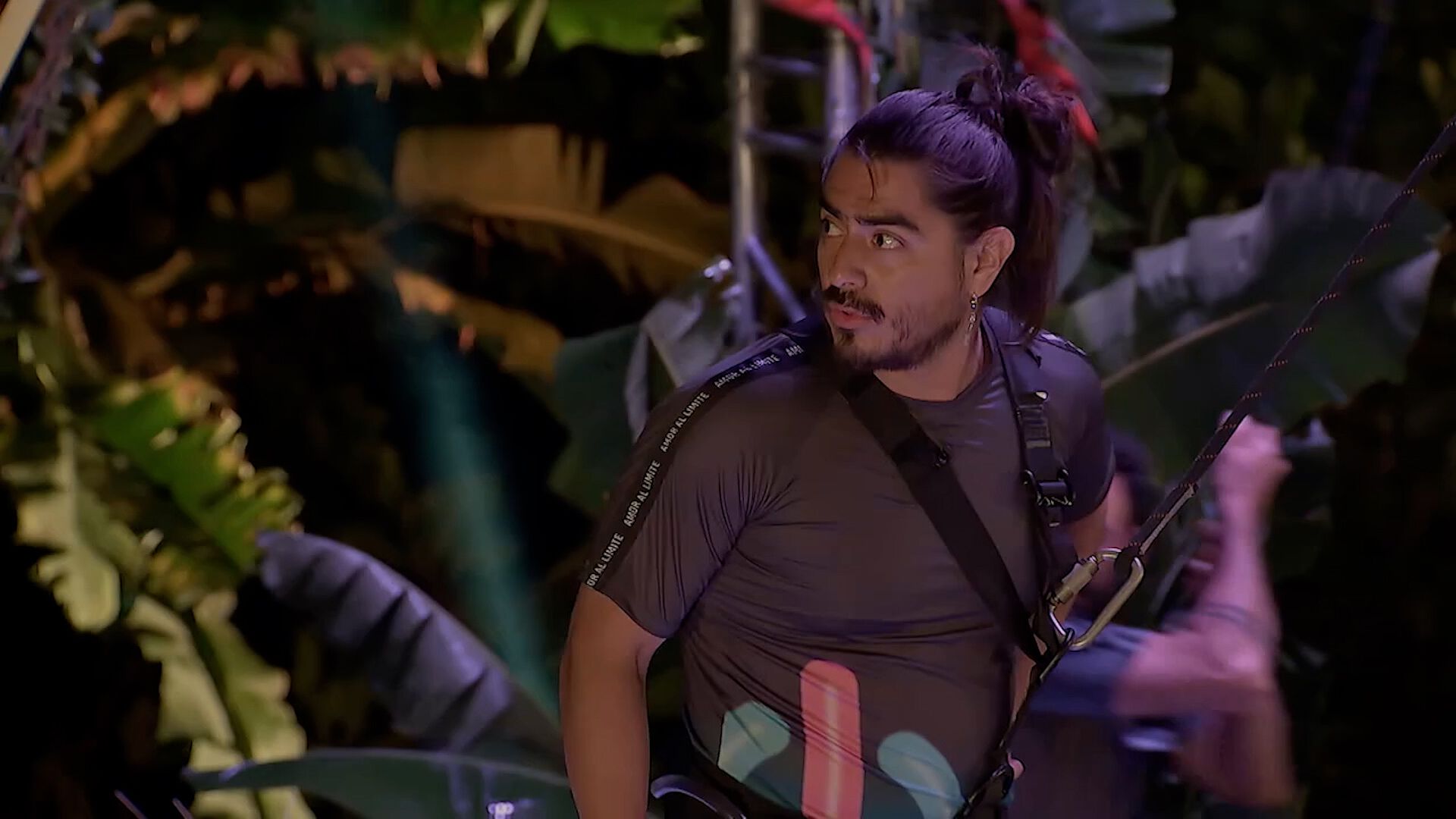 Rey Grupero se rehusa a hacer prueba y termina en discusión con Isa