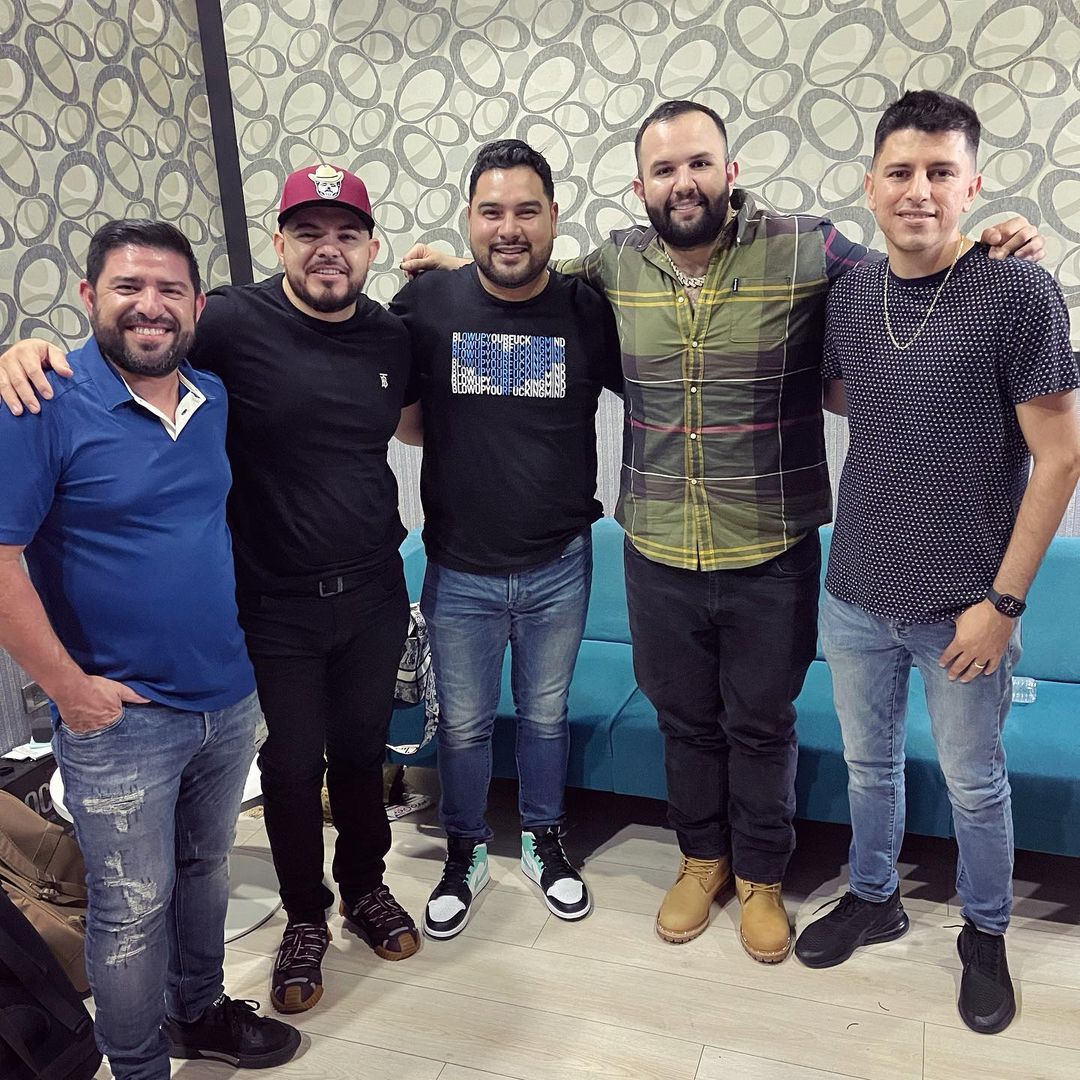 Carin León y Banda MS presumen su encuentro en Mazatlán y anuncian ...