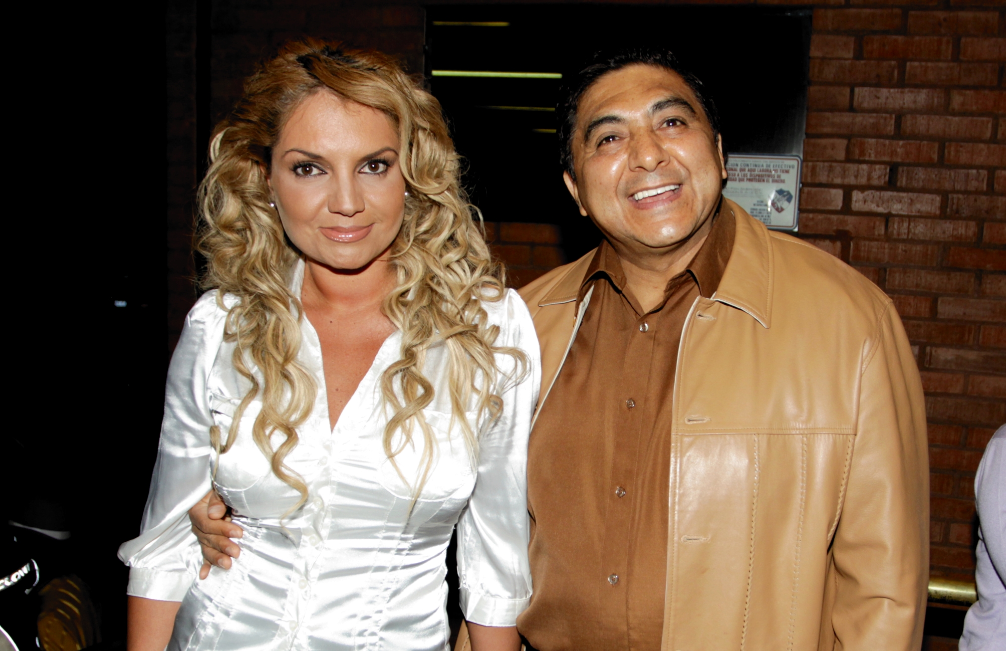 Conmovido, Carlos Bonavides destapa por qué su esposa estuvo al borde de la  muerte y cómo la salvó | Las Estrellas Home Lo Último | Las Estrellas
