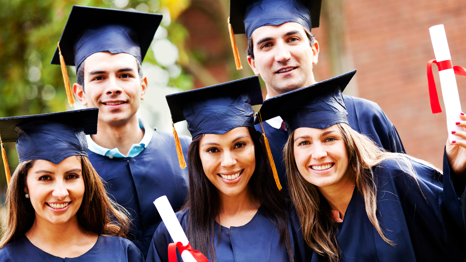 ¿Cómo seguir estudiando? Así puedes prepararte para buscar becas y ...