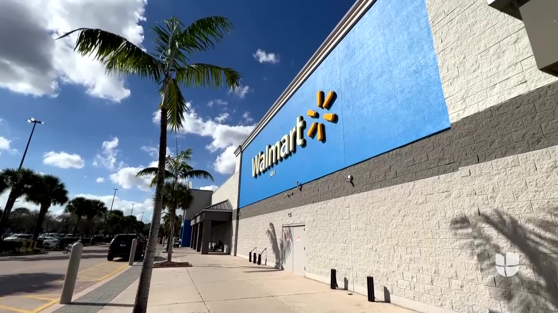Cierran temporalmente Walmart de Hialeah para desinfectar las