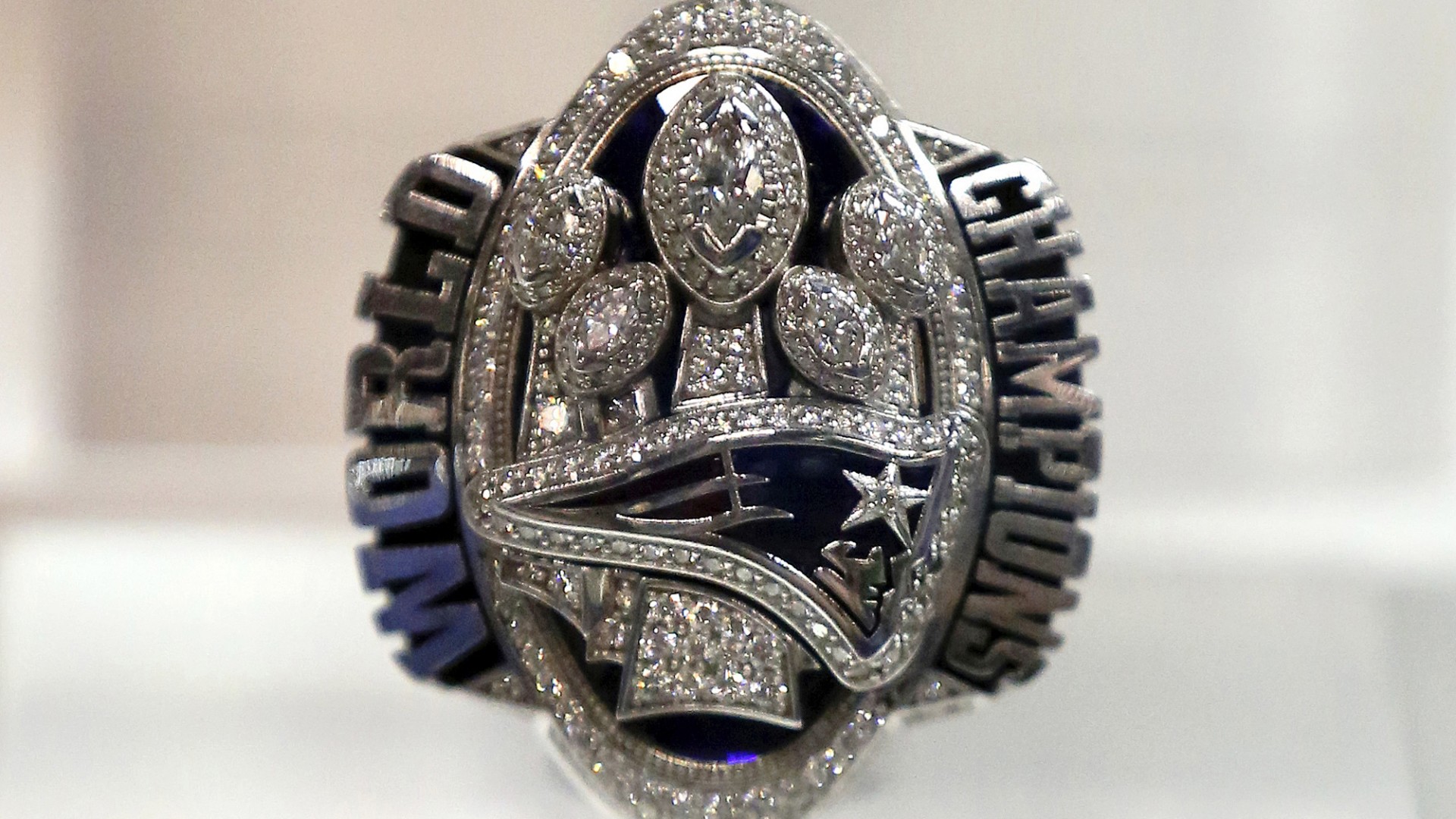 LOOK: Every single Superbowl ring in NFL history  Anillos de super bowl,  Anillos de moda, Patriotas