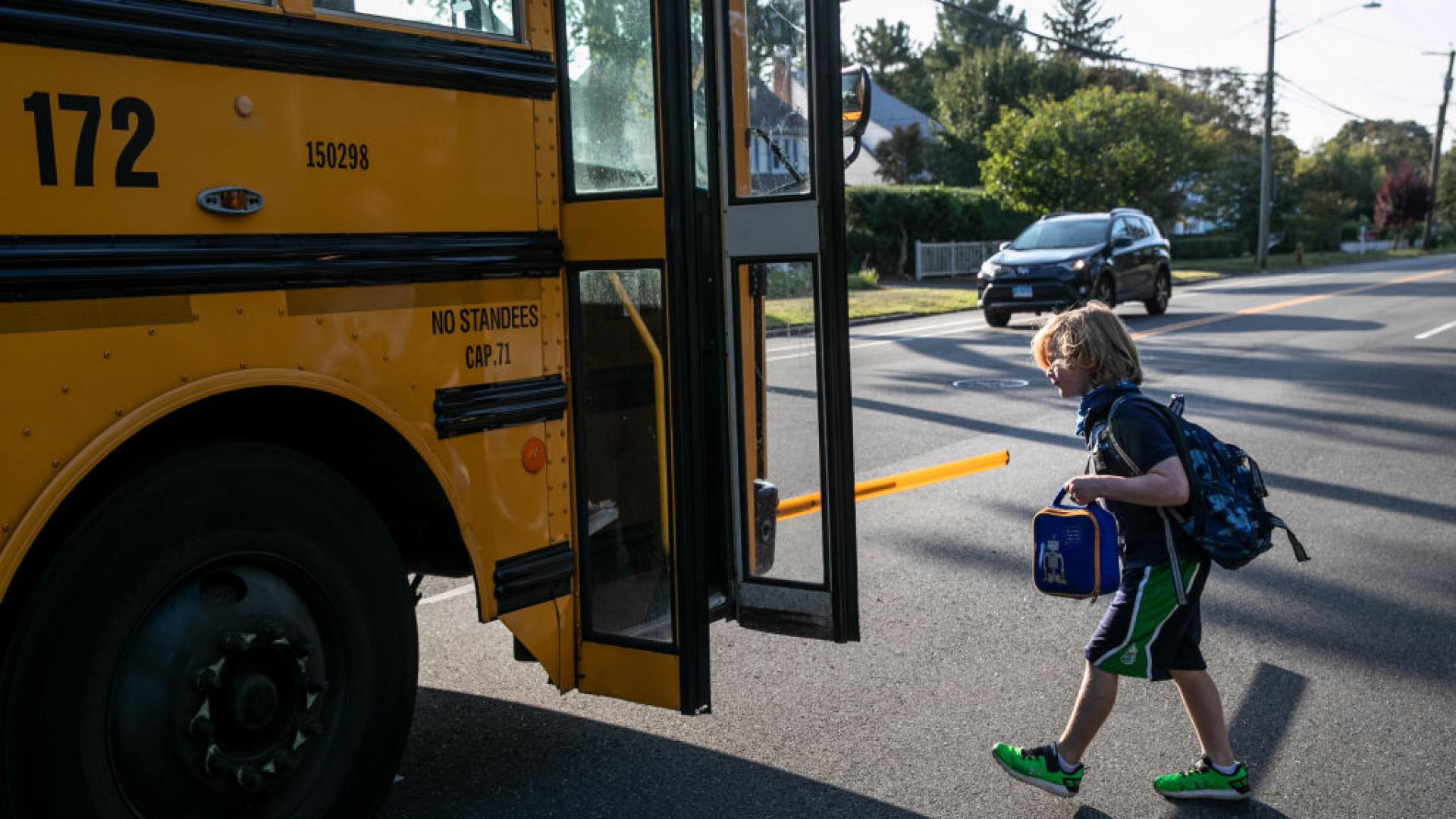 Padres del Distrito Escolar de Osceola denuncian demoras de las rutas