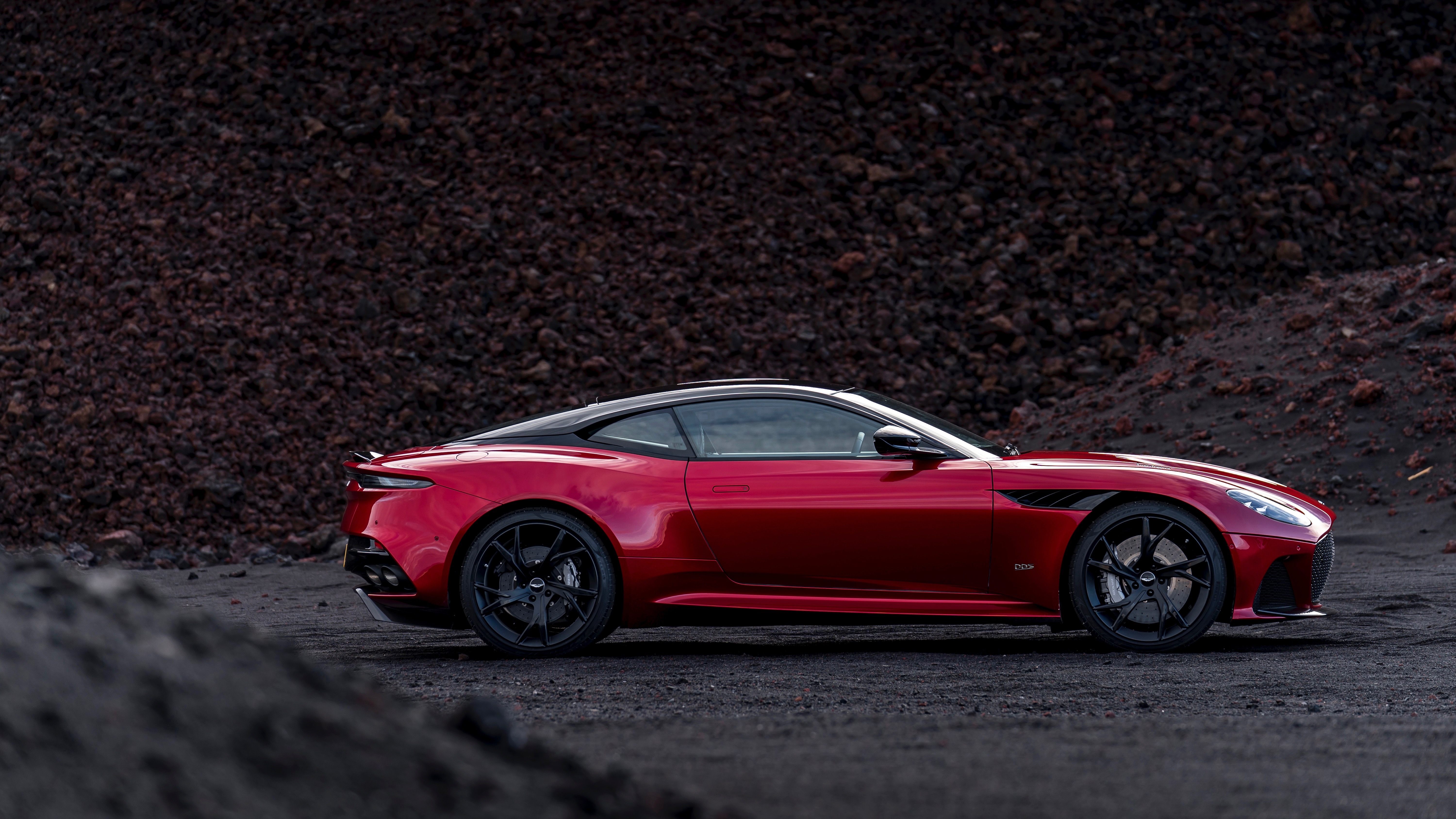el aston martin dbs superleggera 2019 es un súper gran turismo de