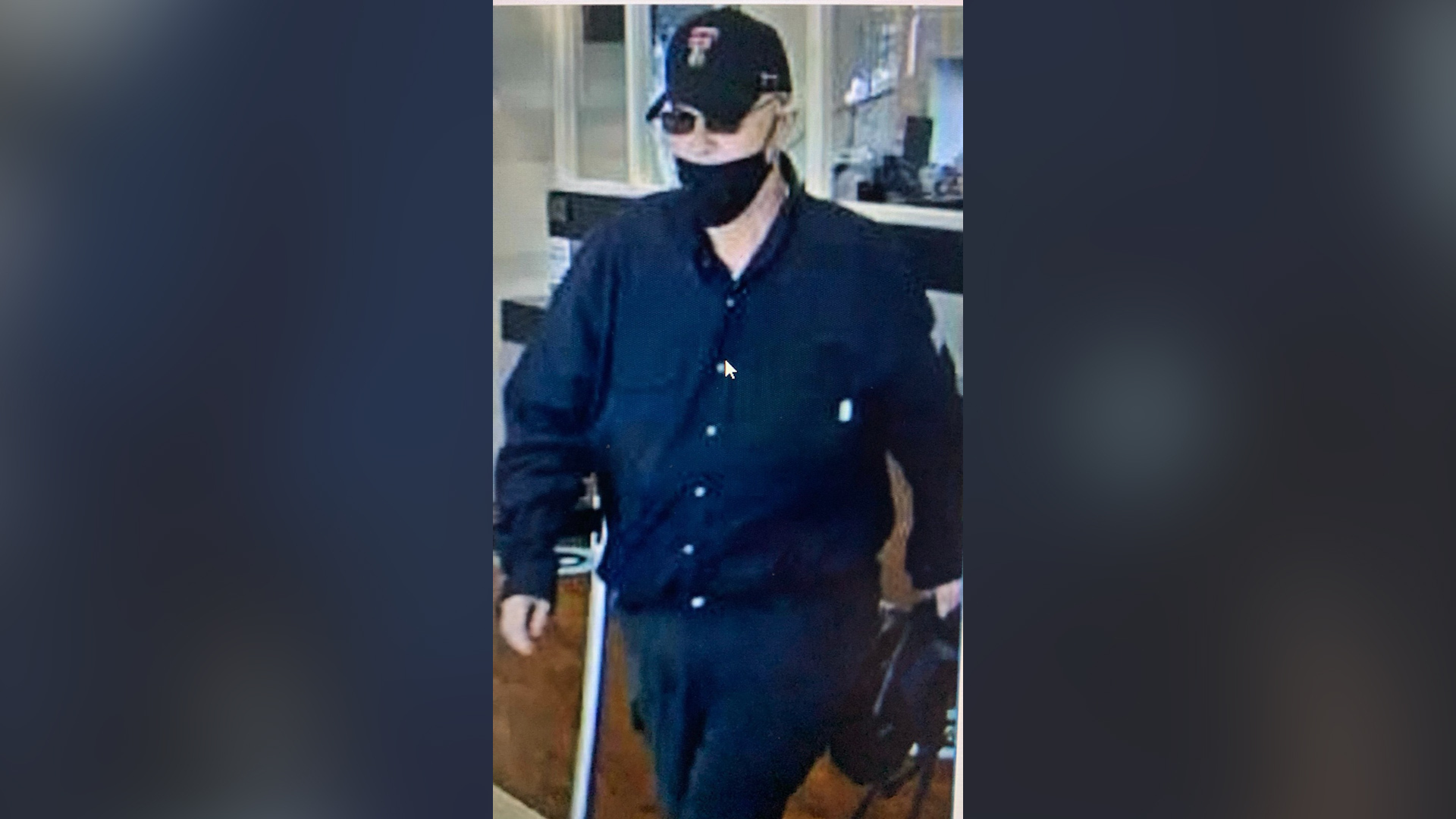 Buscan a hombre que asalta dos bancos el mismo día en