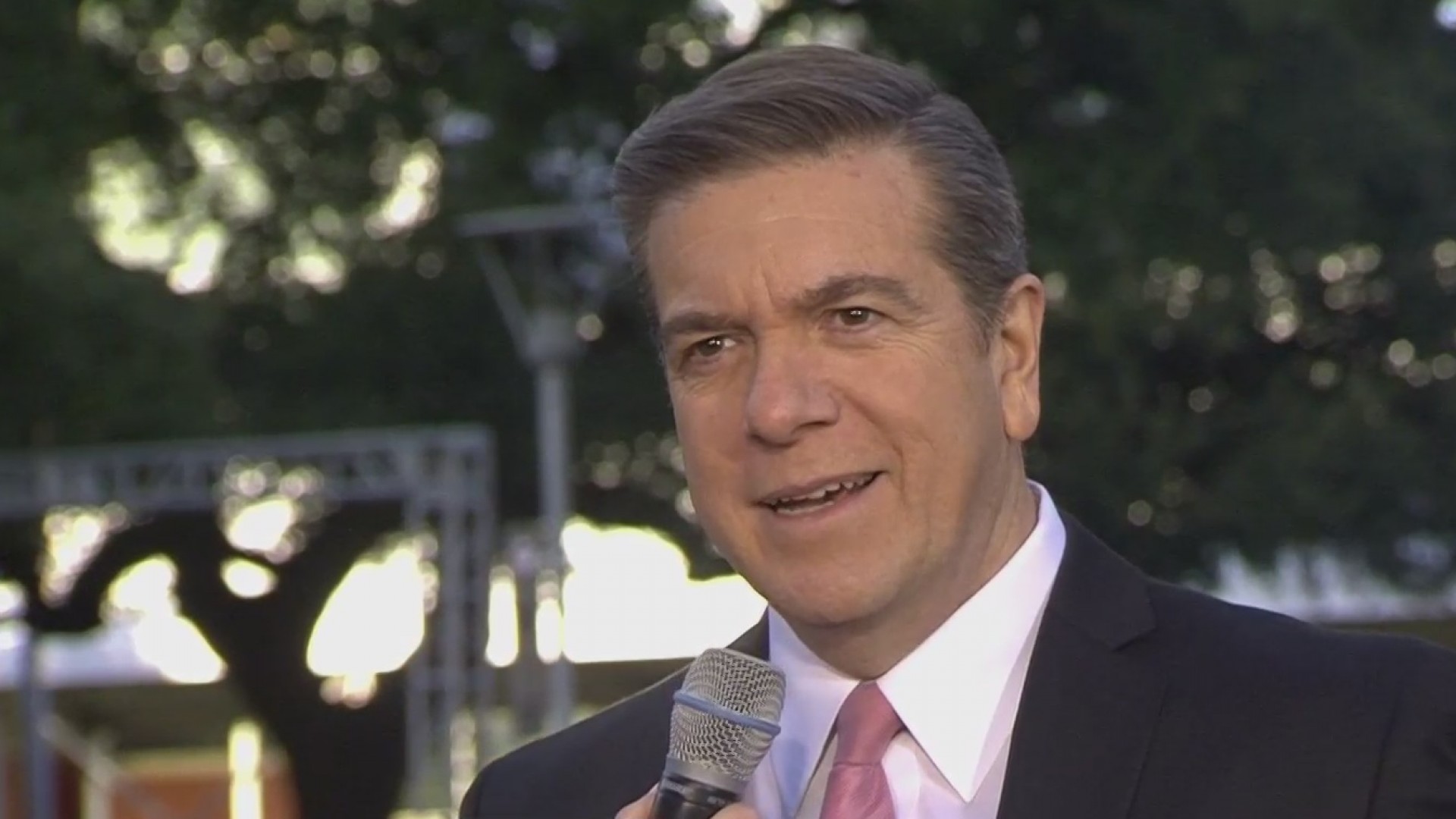 Raúl Peimbert narra cómo fueron los inicios de Primer Impacto hace 25 años Shows Primer