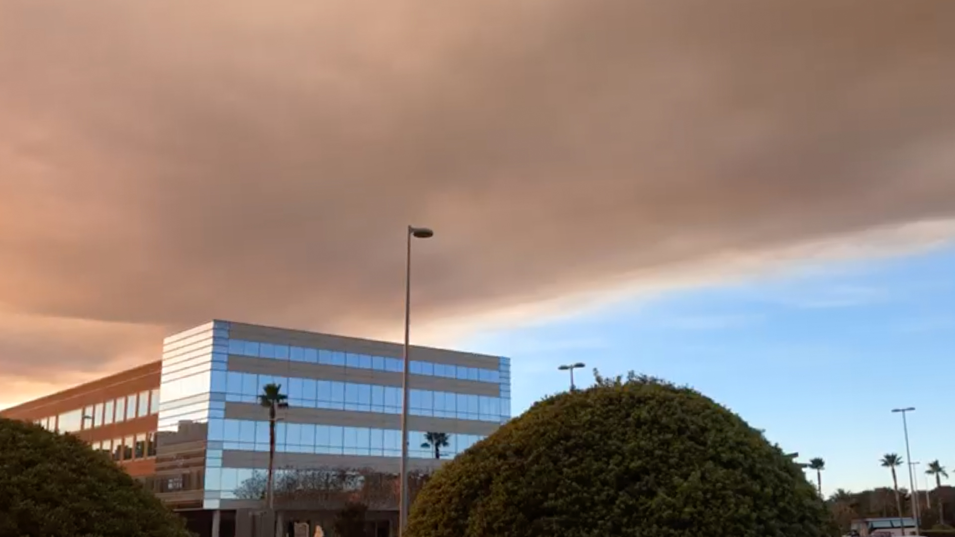 El Servicio Meteorológico Nacional explica la causa de la gran nube que