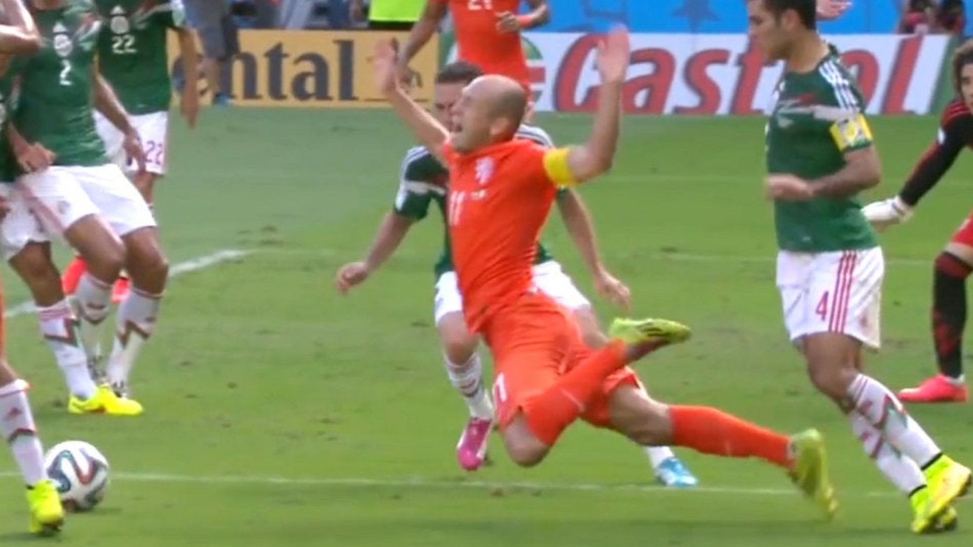 ¡No era penal! Rafa Márquez le echa limón a la herida y descarta falta sobre Robben