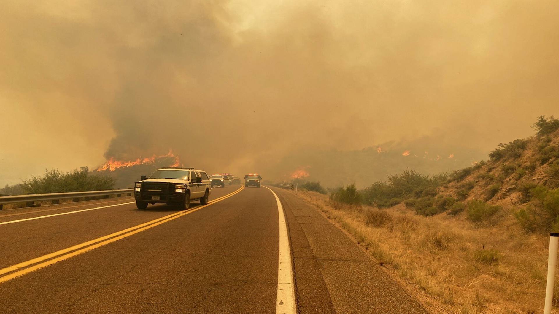 El incendio Bush en Arizona abarca más de 115,000 acres y siguen las
