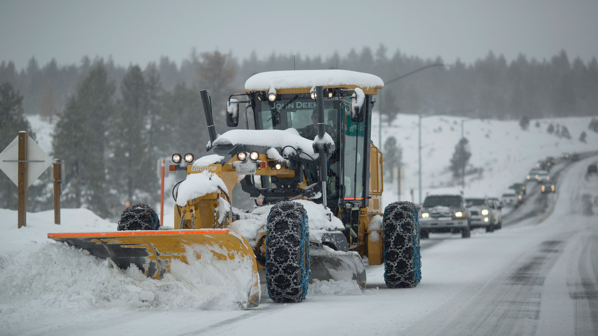 Más de 70,000 hogares sin electricidad y daños millonarios deja una