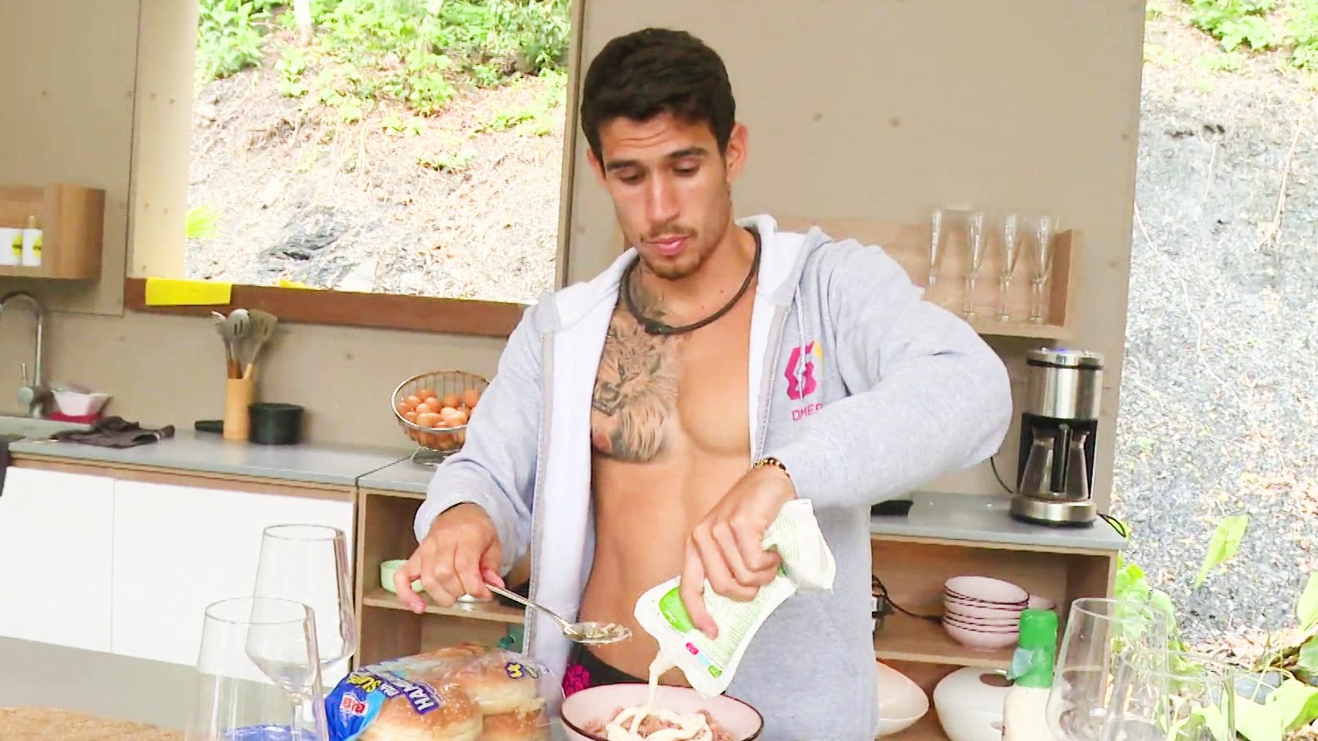 Pipe tuvo miedo de perder su comida y la desconfianza en sus compañeros lo hizo reaccionar así