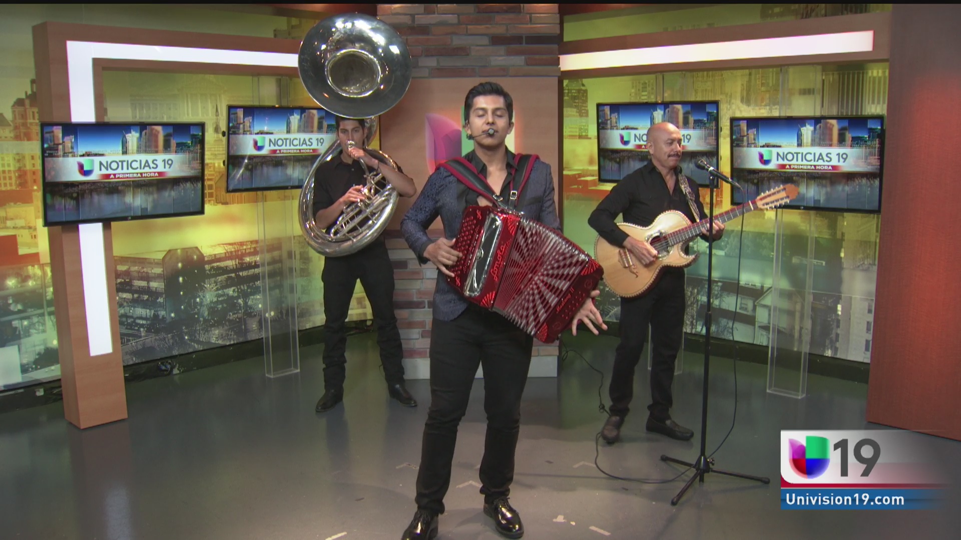 Brandon Solano presenta su nuevo sencillo