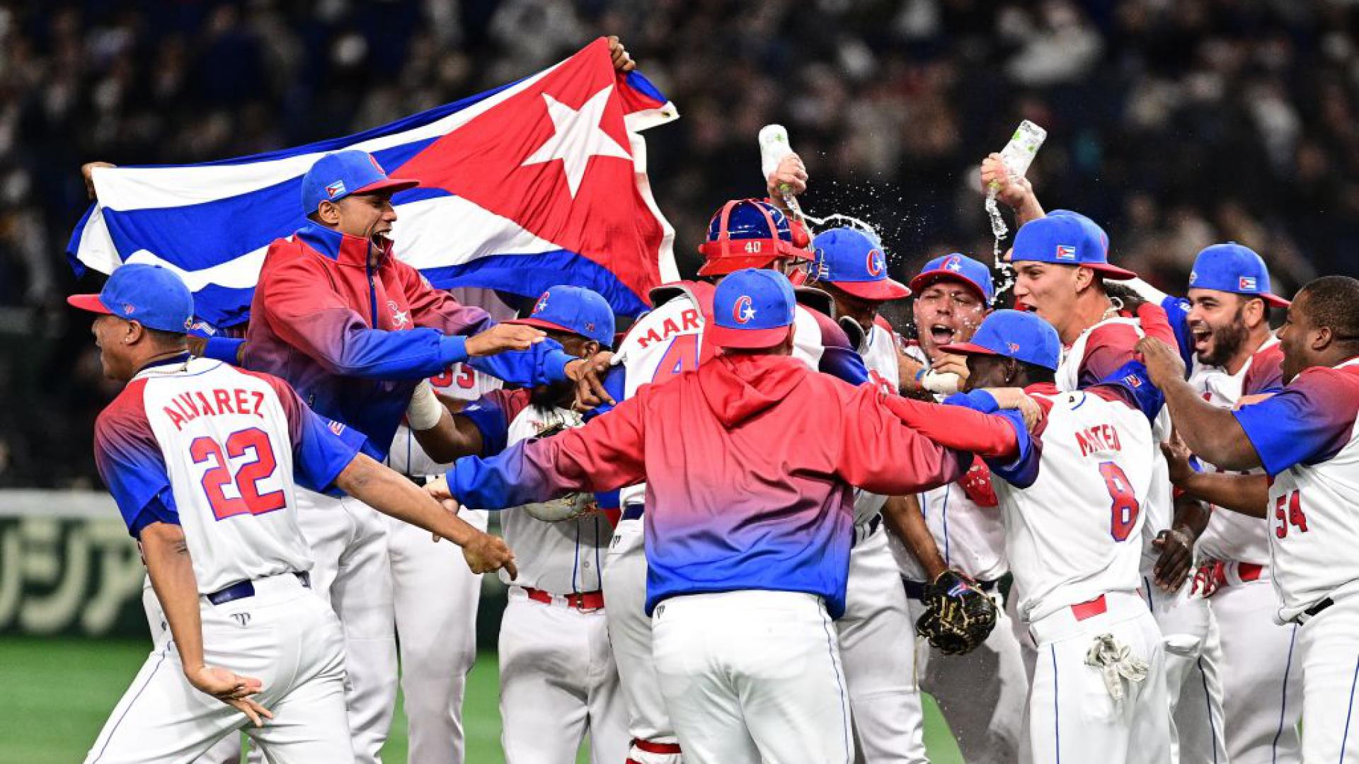 El equipo cubano de béisbol llegó a miami para afrontar el Clásico