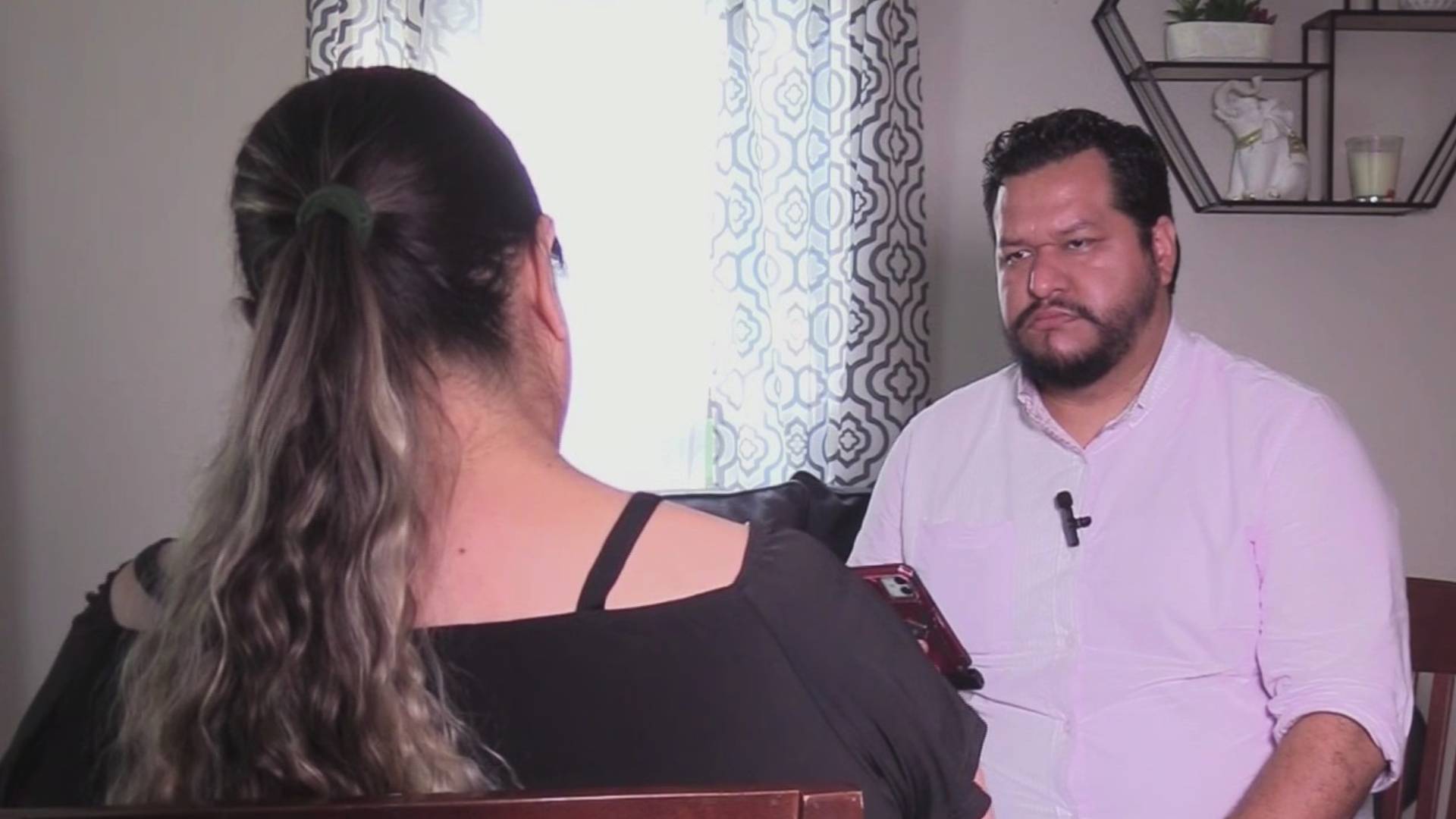 Mujer denuncia que fue despedida por no hablar inglés Video Univision 23 Dallas Ft. Worth