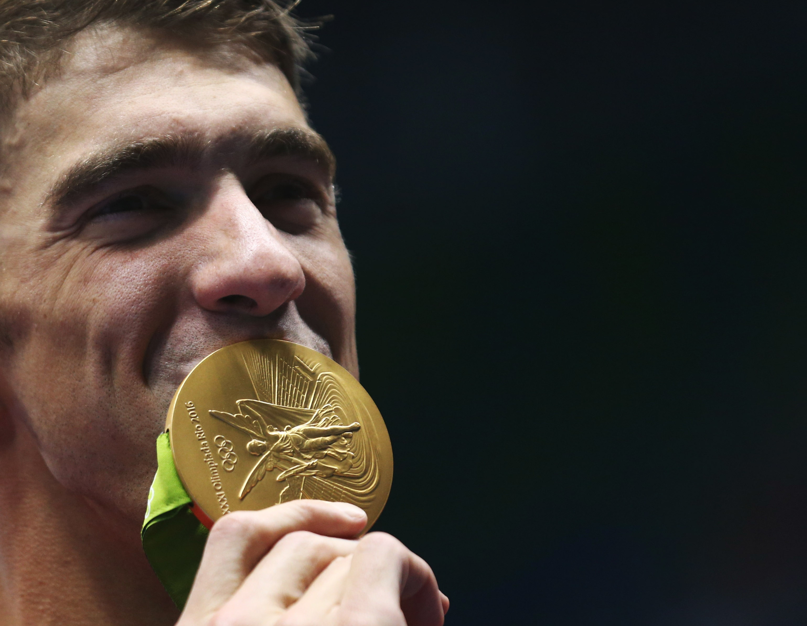 Cuánto le quedará a Phelps de los $140,000 que ganó por sus 6 medallas en  Río? | Noticias Univision Dinero | Univision, image size:3077x2386