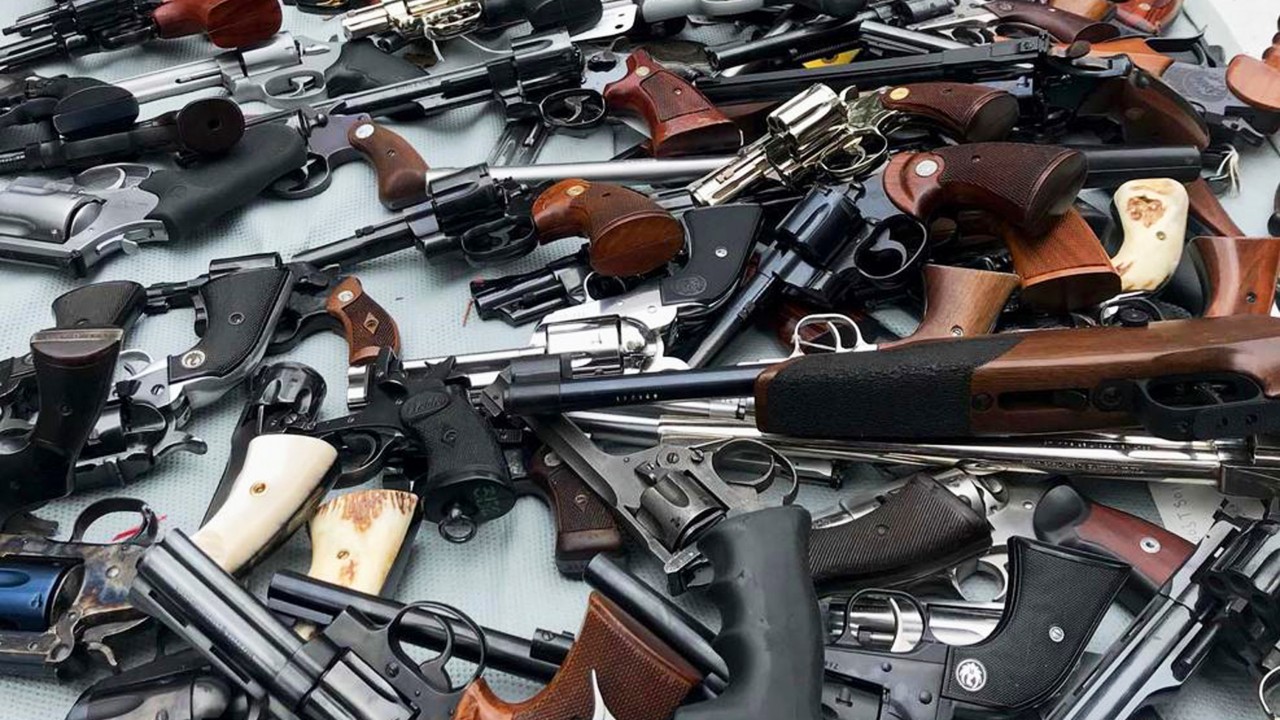 Единицы оружия. Утилизация оружия. Единицы оружия. Единицы оружия. Конфискованное оружие.