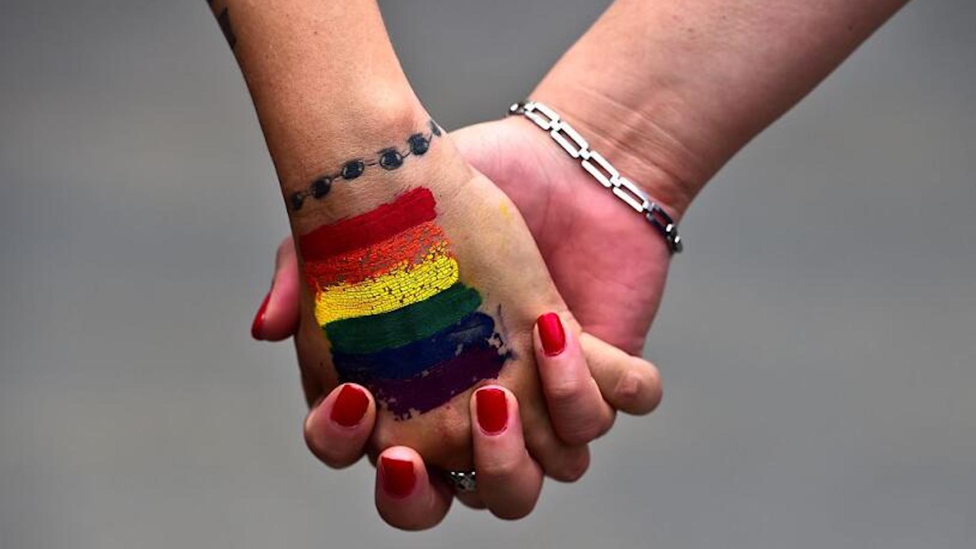 Comunidad LGTBQ sufre discriminación, lo que provoca depresión en ...