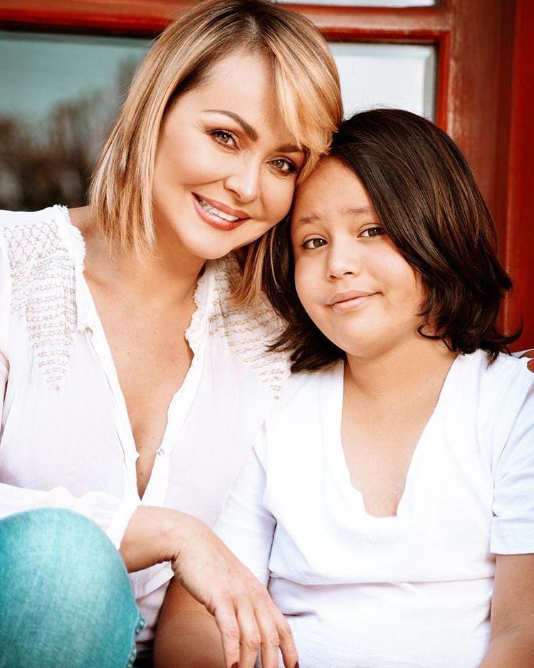 Gaby Spanic Celebra El Cumpleanos De Su Hijo Con Un Curioso Pastel Y Emotivas Palabras Famosos Univision