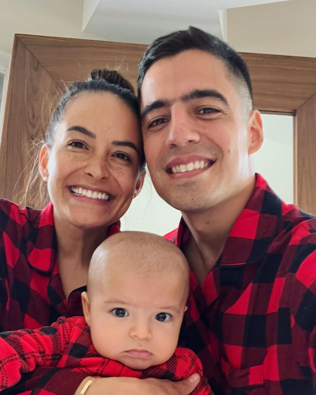 Gina Holguín relata que congeló su leche materna, ¿por qué lo hizo