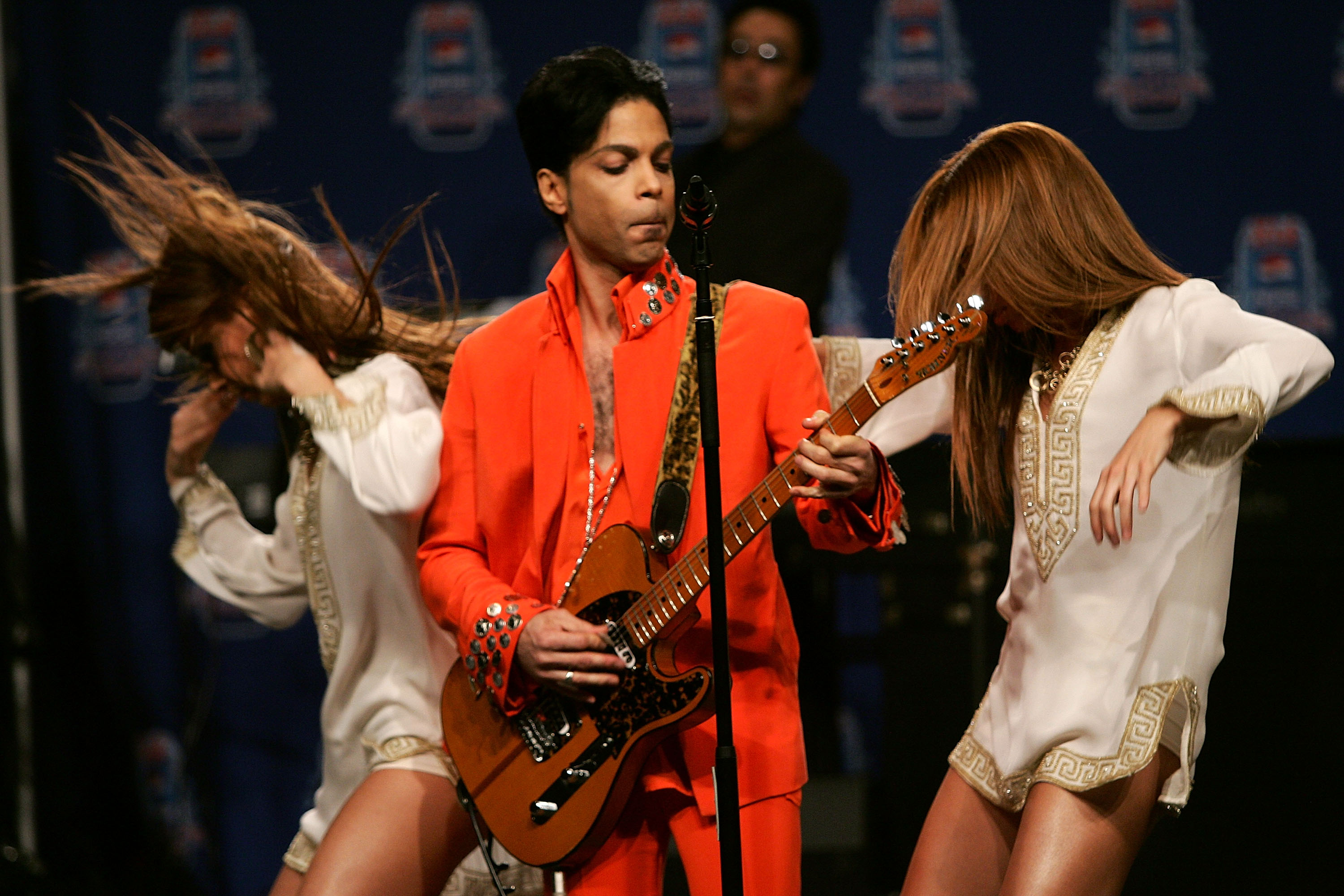 Prince, el hombre que vistió de púrpura | Estilo de Vida Moda | Univision, image size:3000x2000