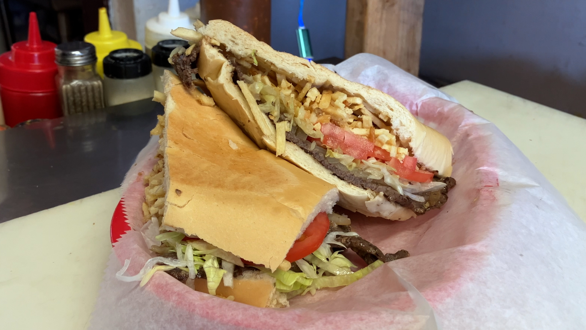 La historia detrás del mejor pan con bistec que probamos en Miami