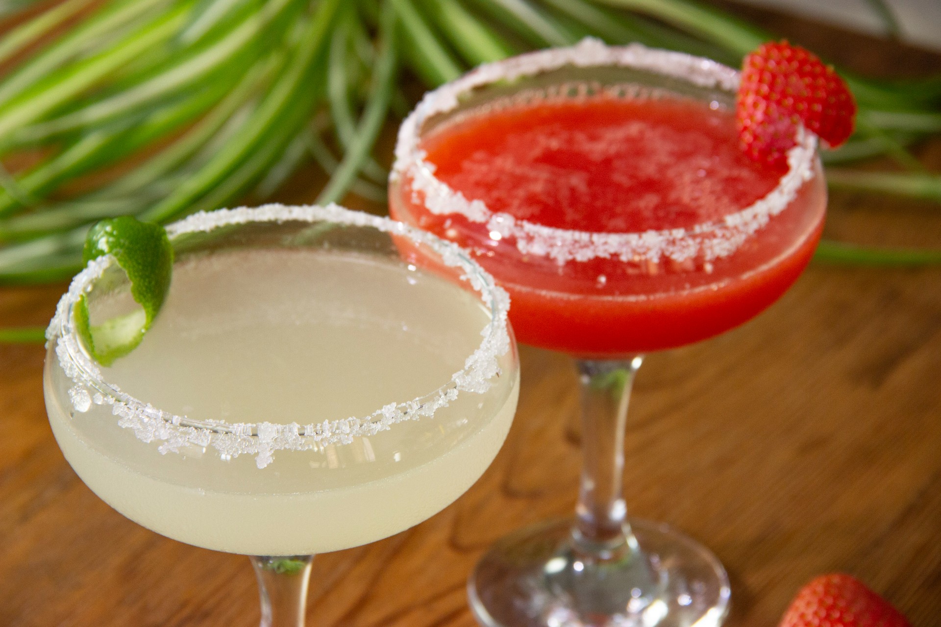 ¿Cómo hacer daiquiri clásico y de fresa? (frappé y con pocos