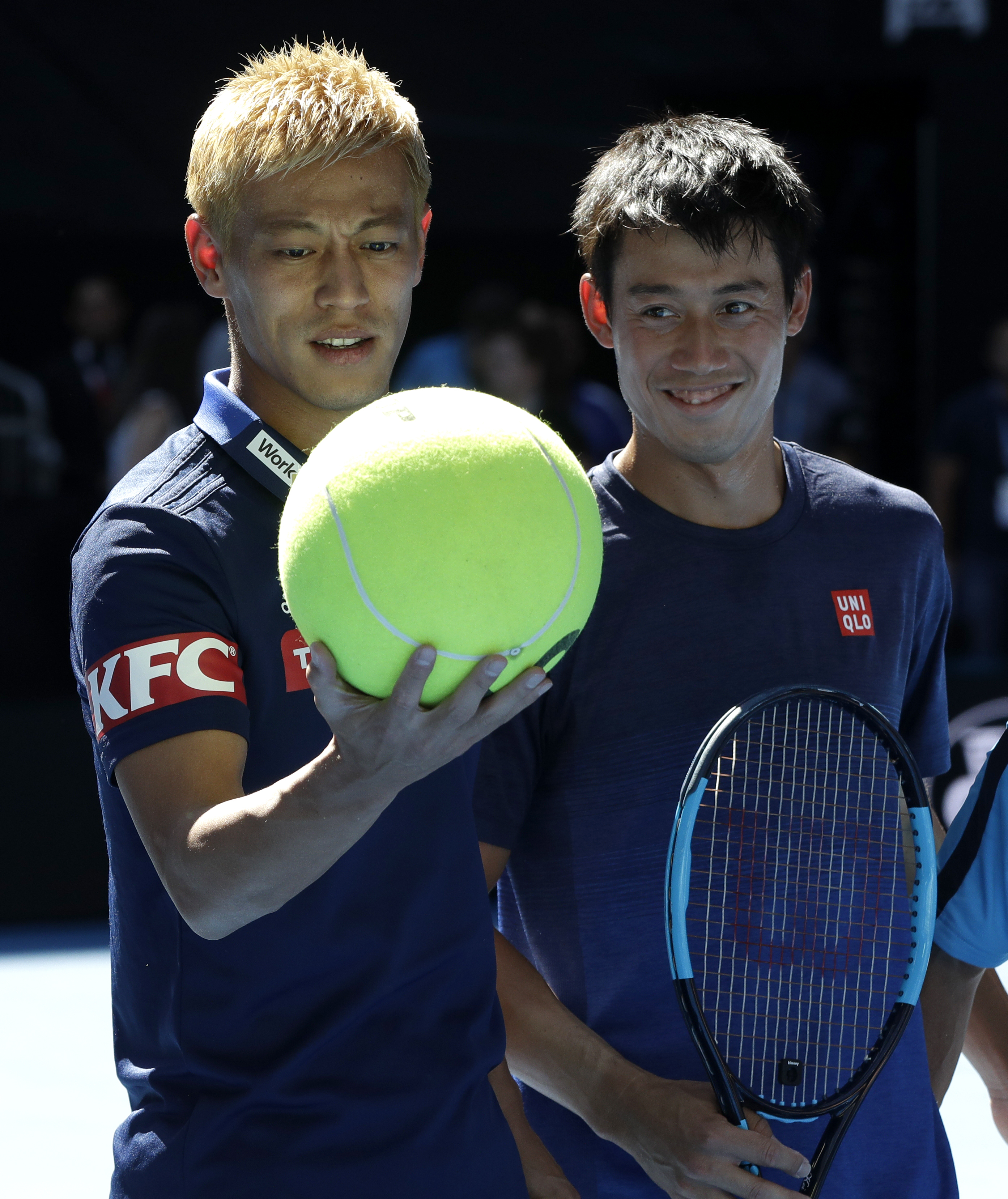 Keisuke Honda visitó a Kei Nishikori previo al comienzo del