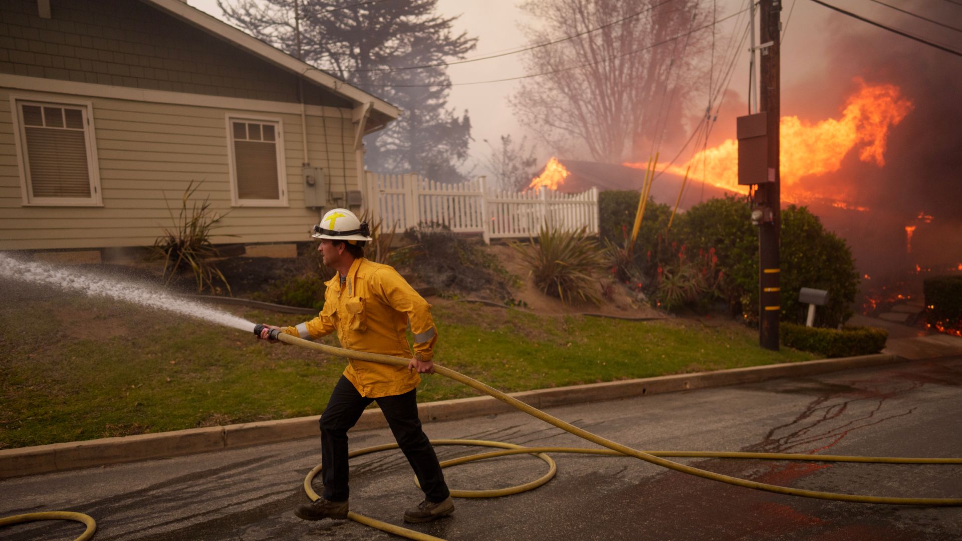 カリフォルニアの山火事の被害を受けた場合に保険を請求する方法 |ユニビジョンニュースデジタル版