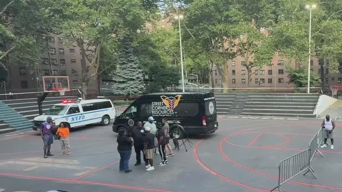 Hombre recibe disparo en el rostro tras presunto altercado con la policía en Westbury | Univision Nueva York WXTV | Univision
