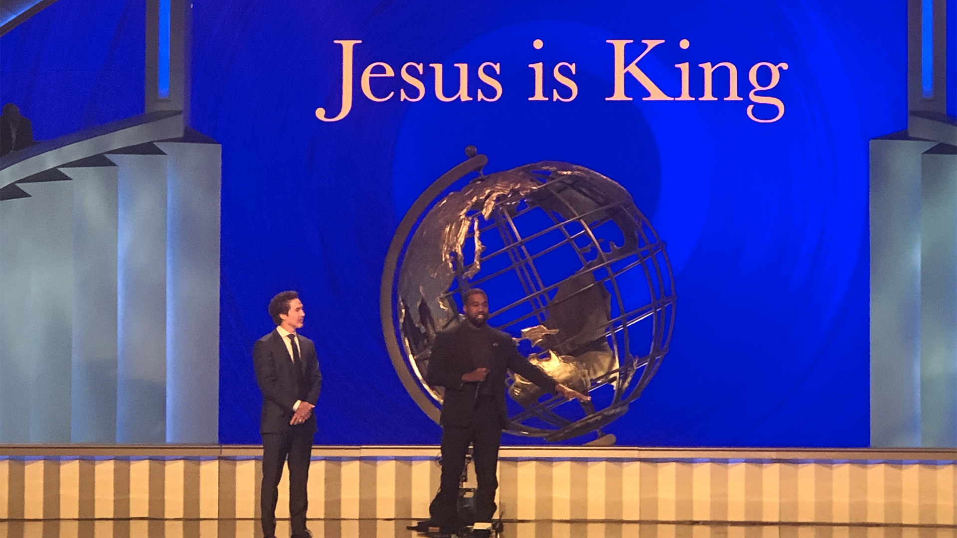 "Dios puede hacer unir de nuevo a las familias" Kanye West participa