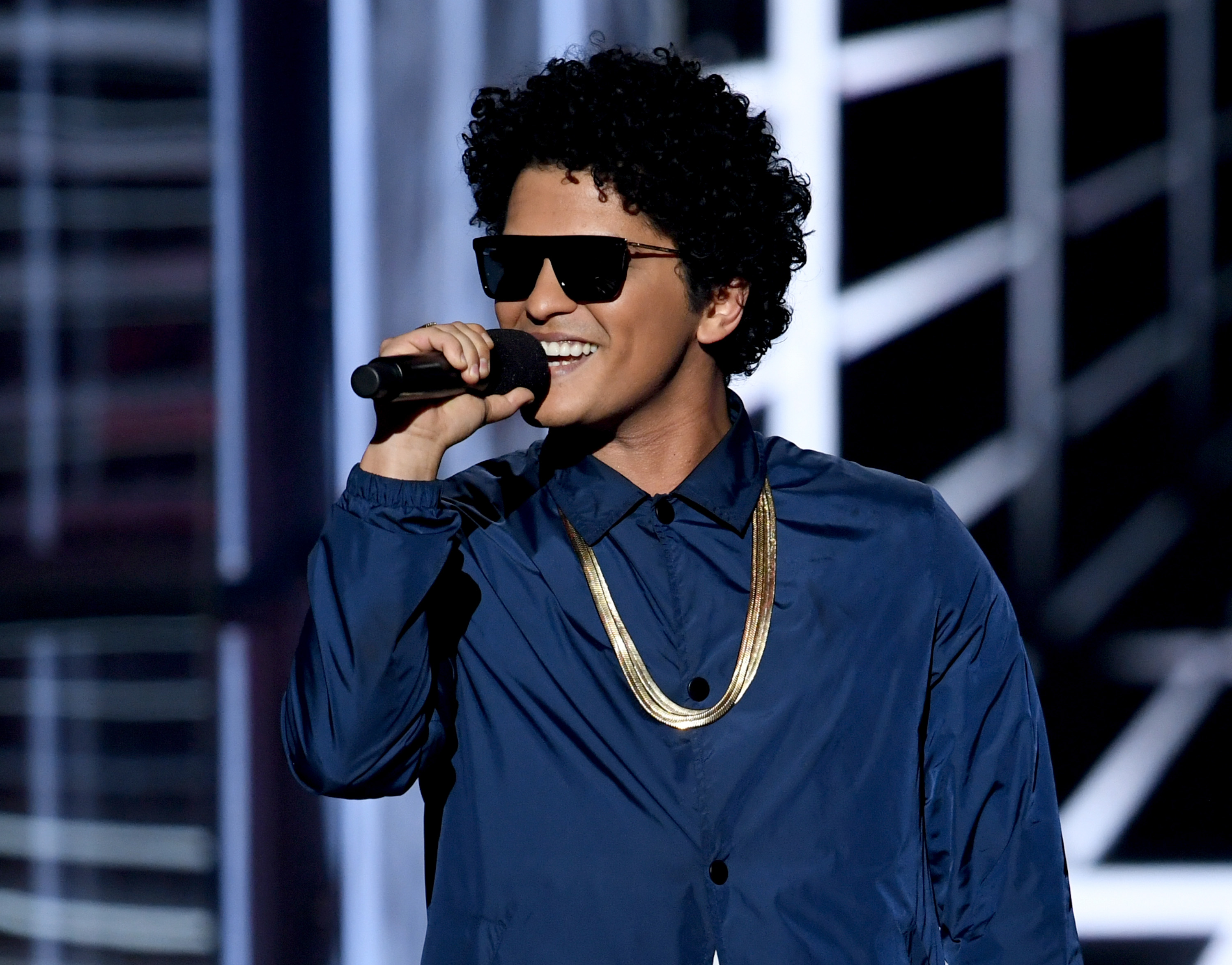 Bruno Mars Shows Off New Video 