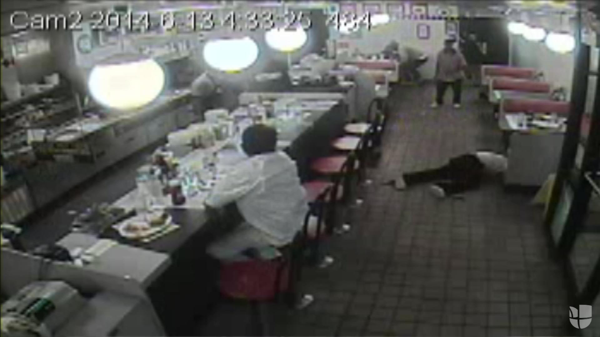 Family sues over Waffle House shooting caught on film Univision News