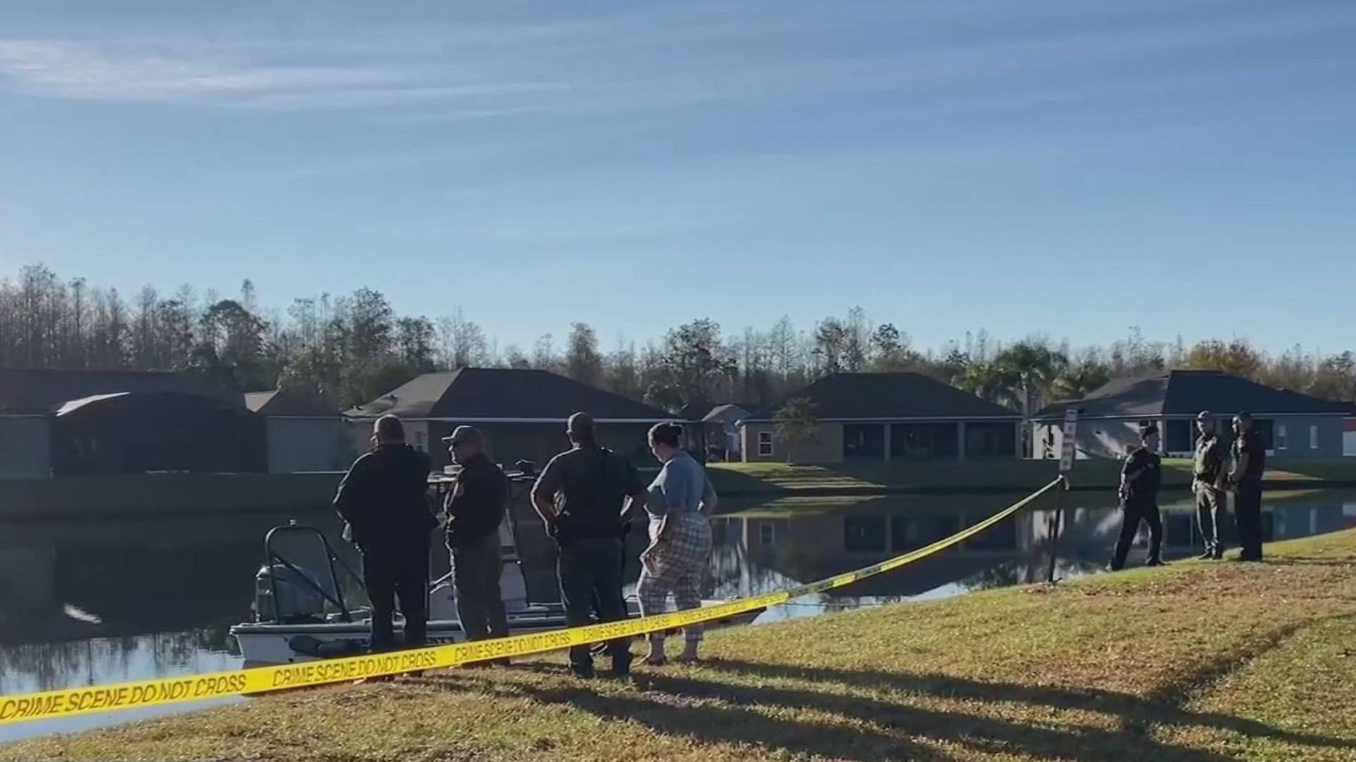 Hallan el cuerpo de una mujer de estanque del condado Osceola Video