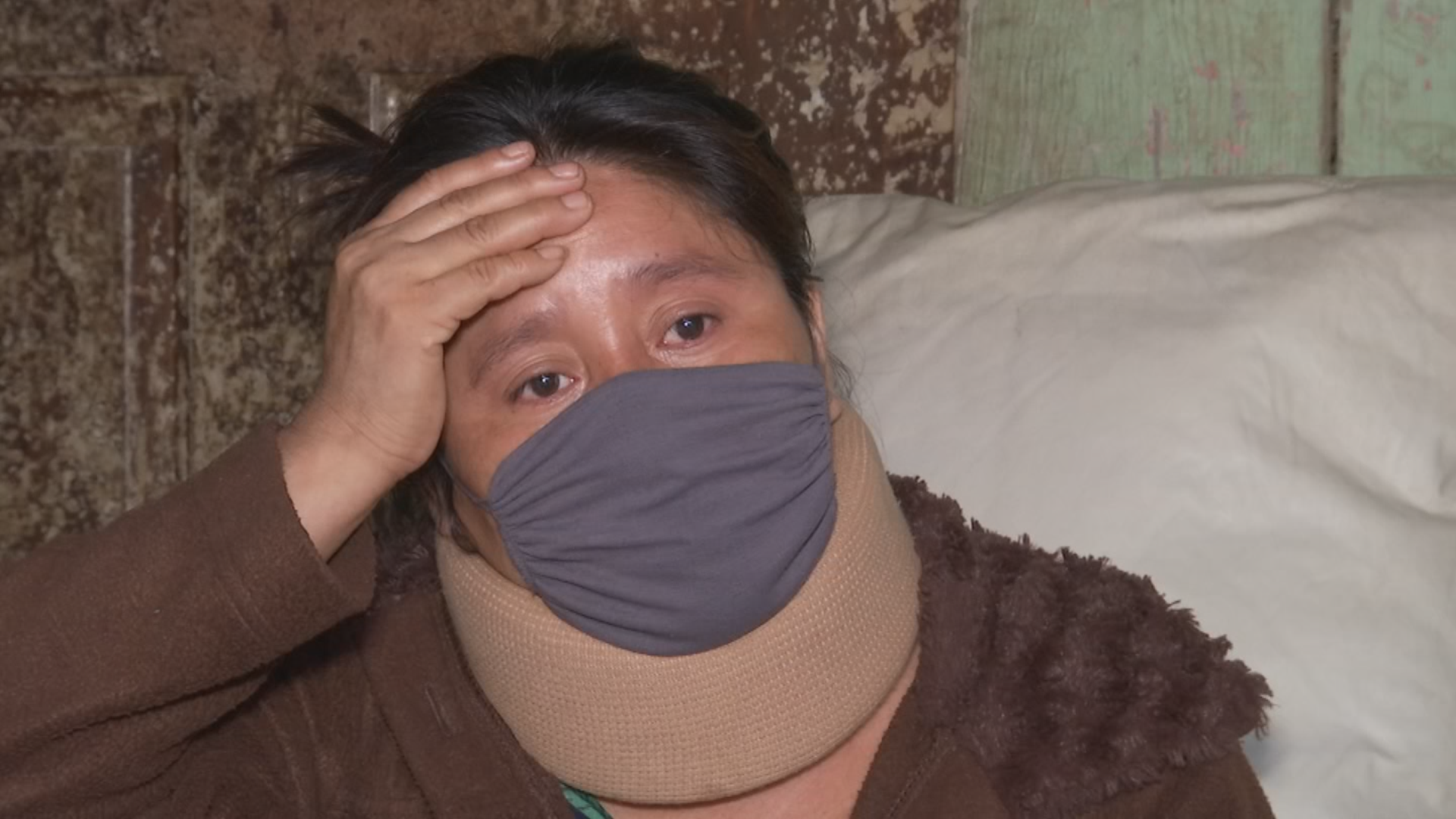 Ayuda de Impacto Mujer quedó sin poder caminar tras recibir golpes de